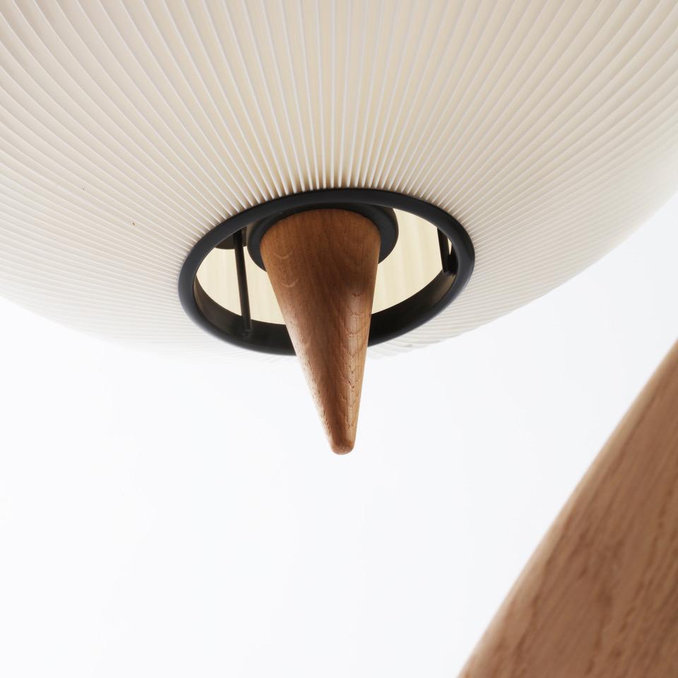 PRAYING MANTIS Stehlampe aus natürlicher Esche von Rispal im Angebot 3
