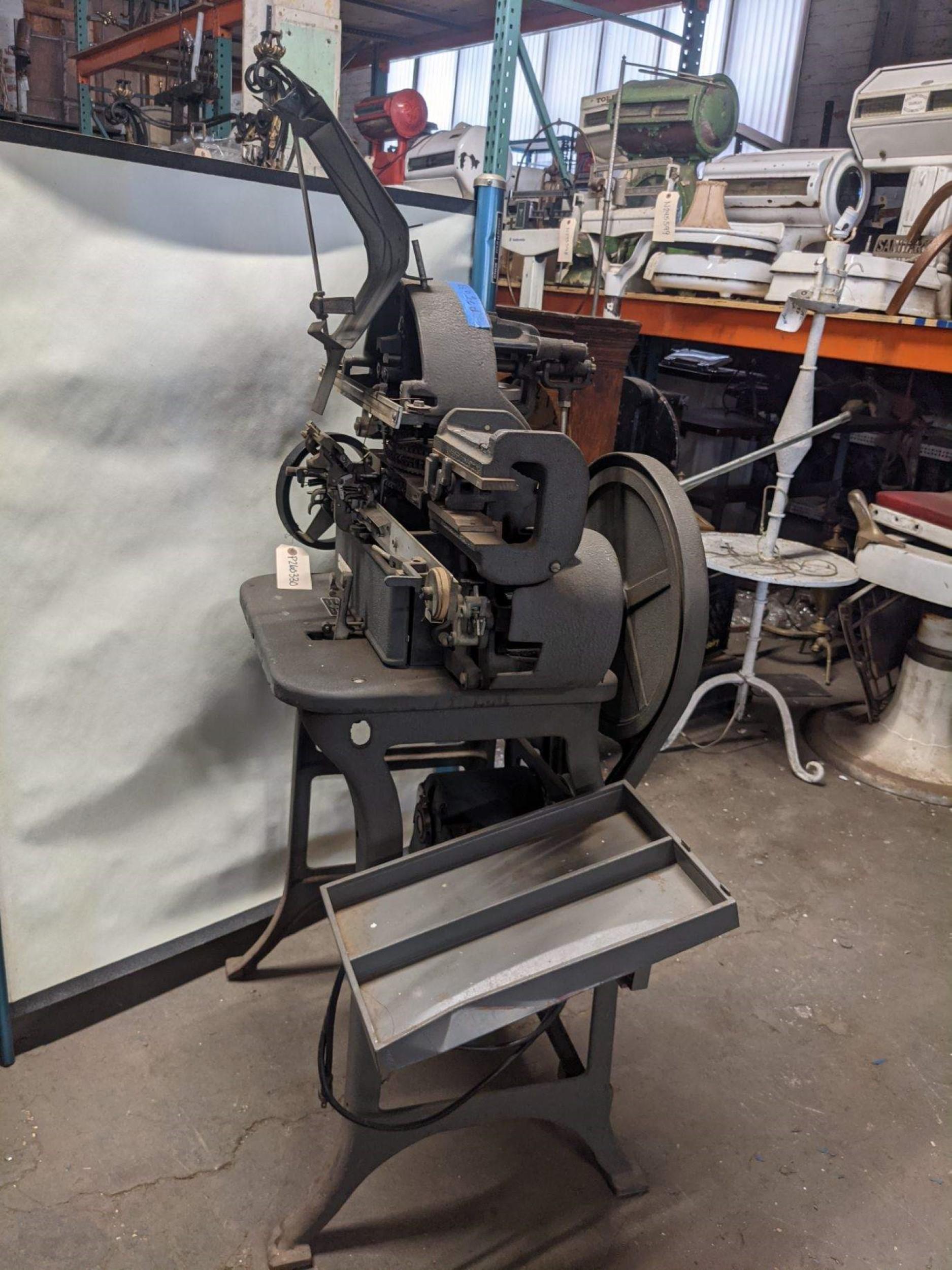 Graphotype, machine d'embossage et d'impression, pré-1929, Adressographe Modèle 6281 7
