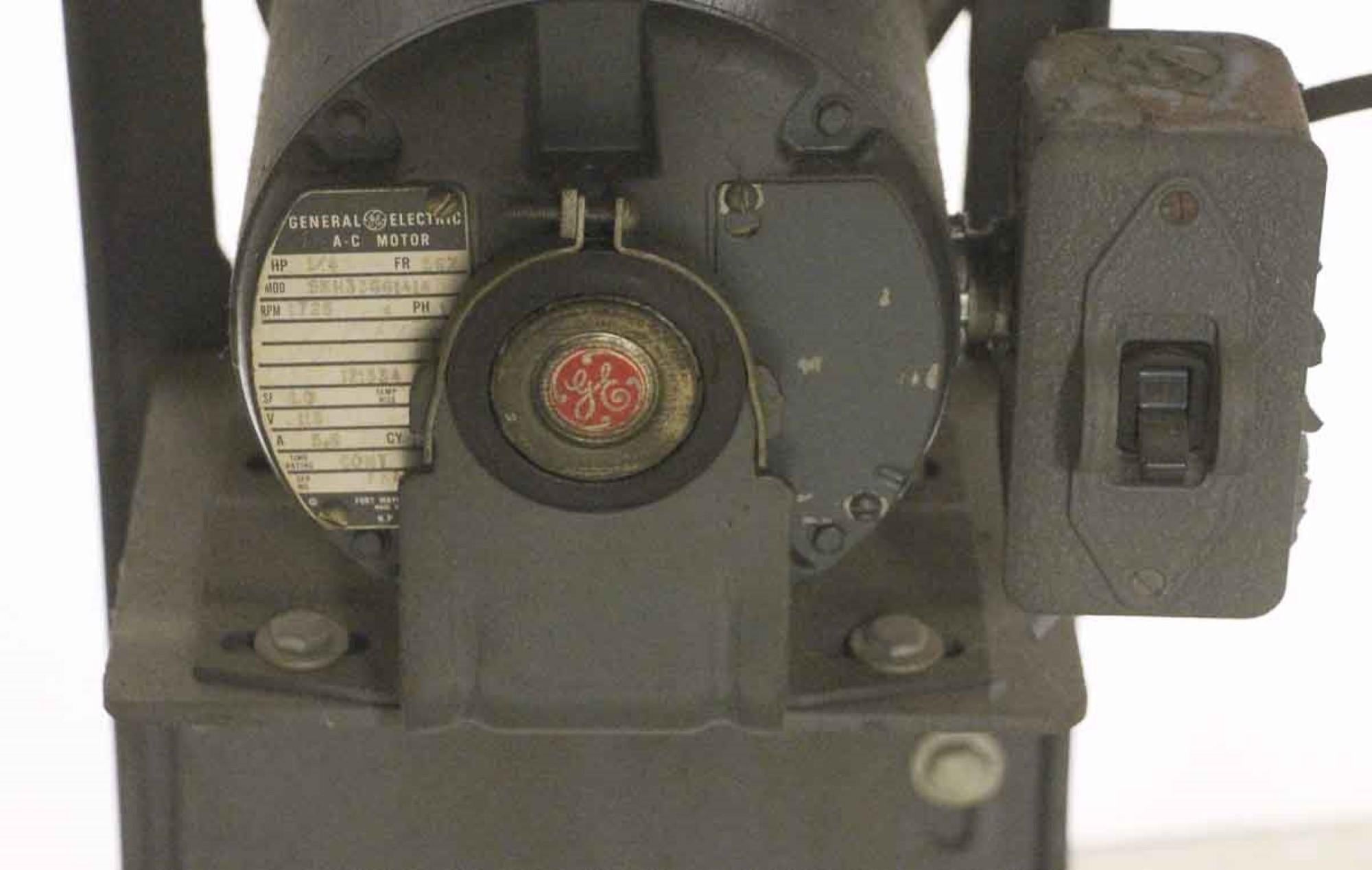 Graphotype, machine d'embossage et d'impression, pré-1929, Adressographe Modèle 6281 2