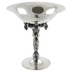 Avant 1945 Georg Jensen Sterling Silver Tazza Compote 263B, motif de raisin