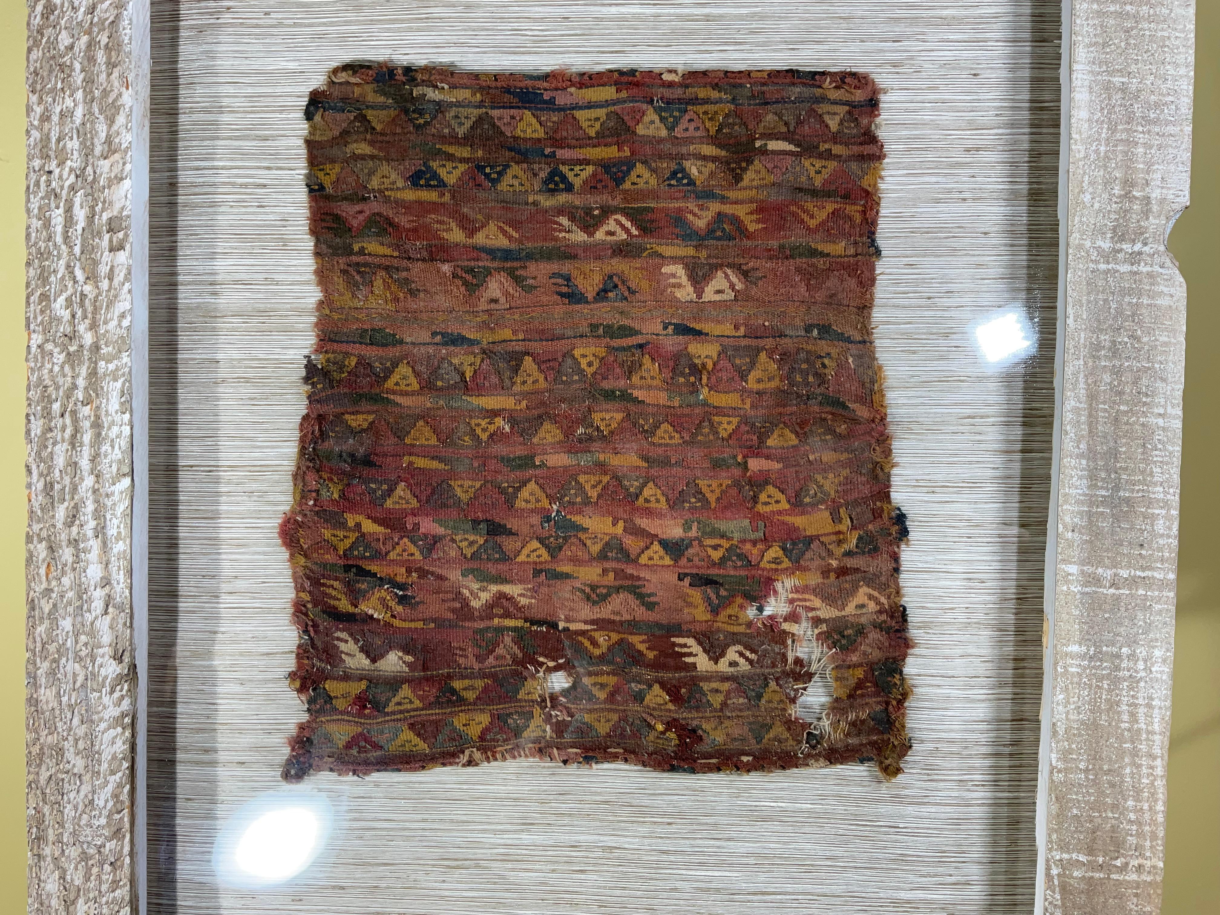 Péruvien Fragment de textile péruvien ancien précolombien en vente