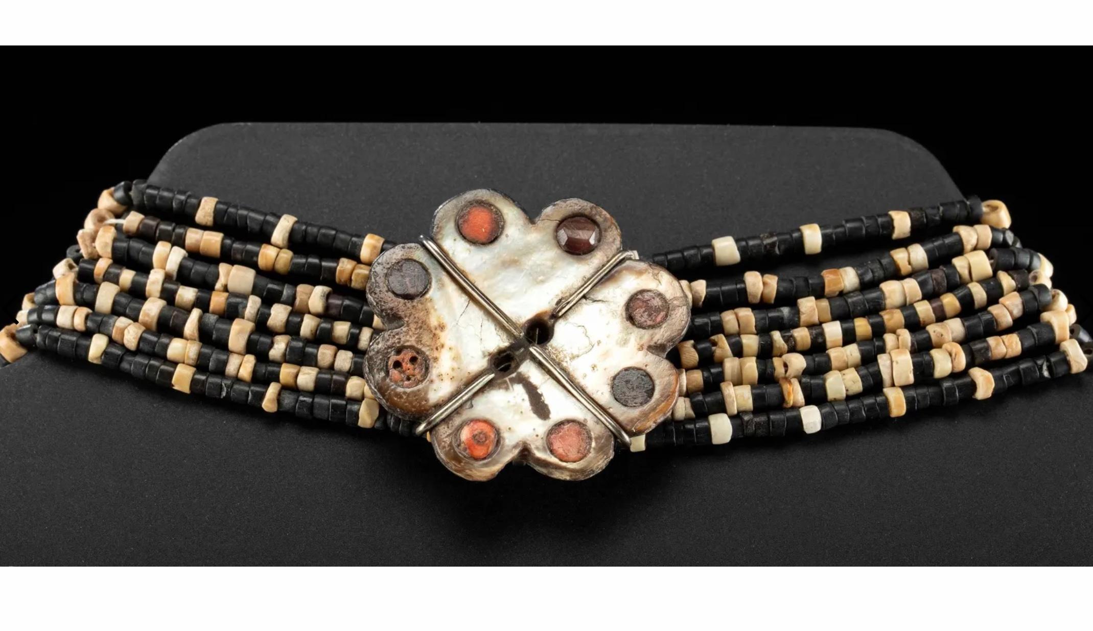 Pre Colombian Choker Necklace with Mother of Pearl and Beads For Sale 1