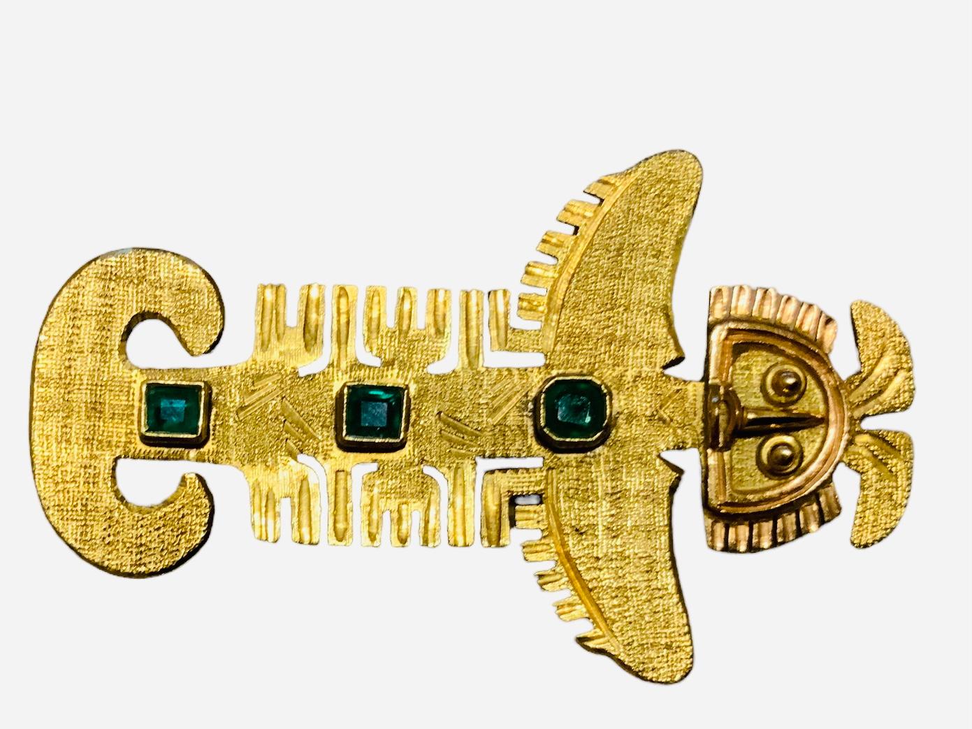 Pre-Columbianische Kunst 18k Gelbgold und Smaragd Brosche/Anhänger  im Angebot 2