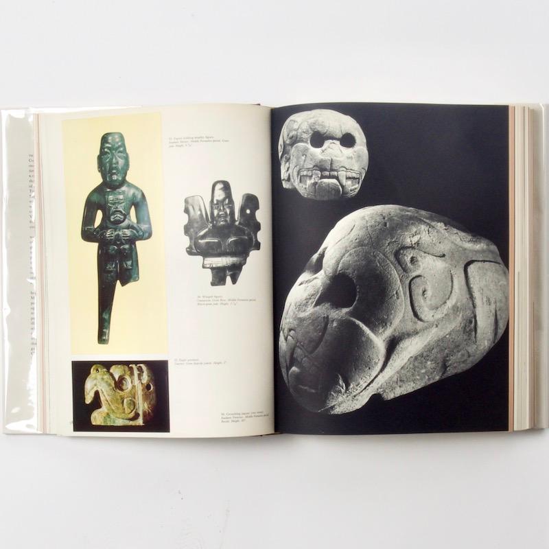 Pre-Columbian Art of Mexico and Central America by Hasso Von Winning. Published by Abrams, New York, 1968. First edition.
First major study to elevate this art form to world importance. Beautifully illustrated.
388 pages. 175 tipped in and full