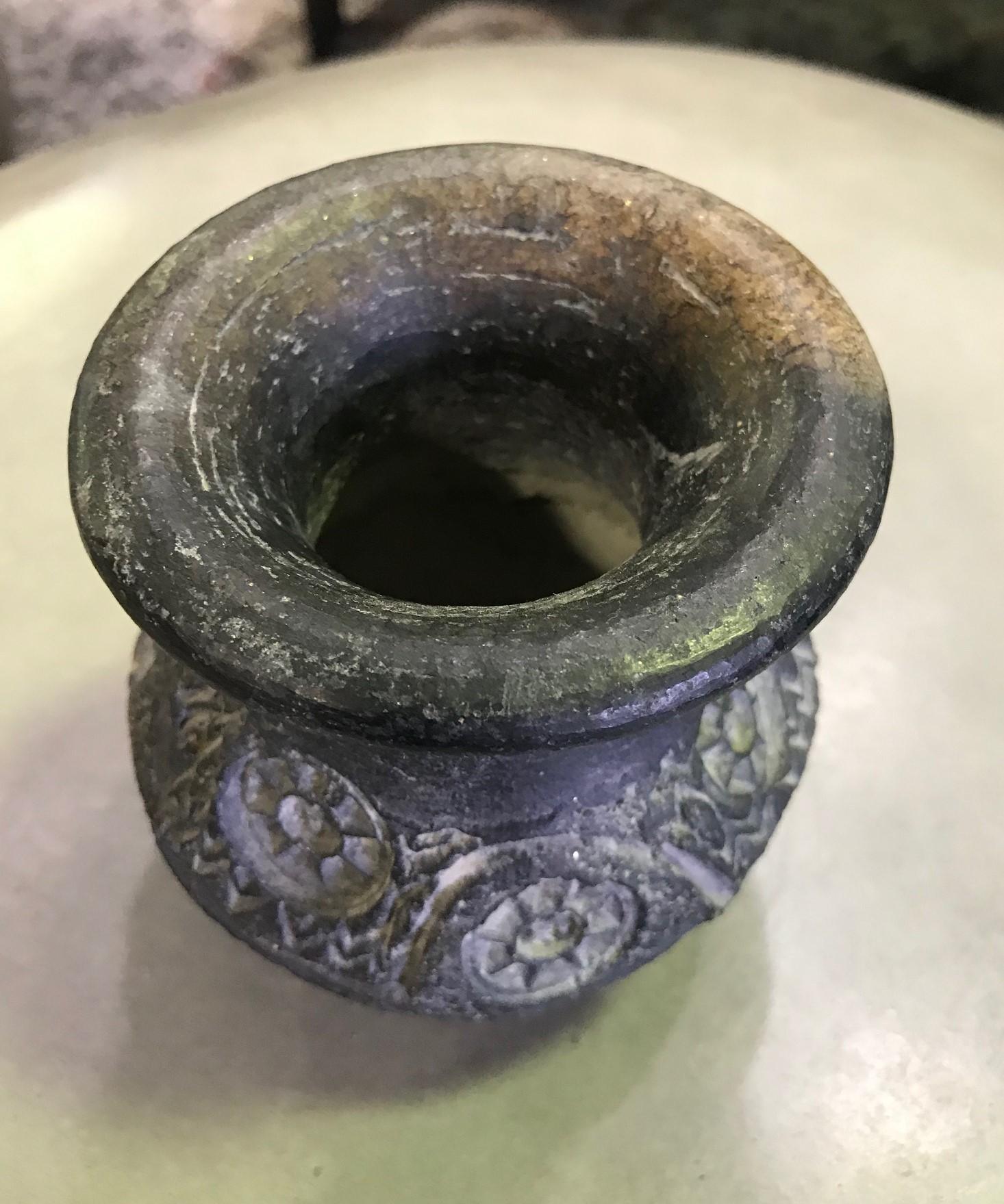Pre-Columbian Blackware Ceramic Pottery Vase Cup Vessel In Good Condition In Studio City, CA