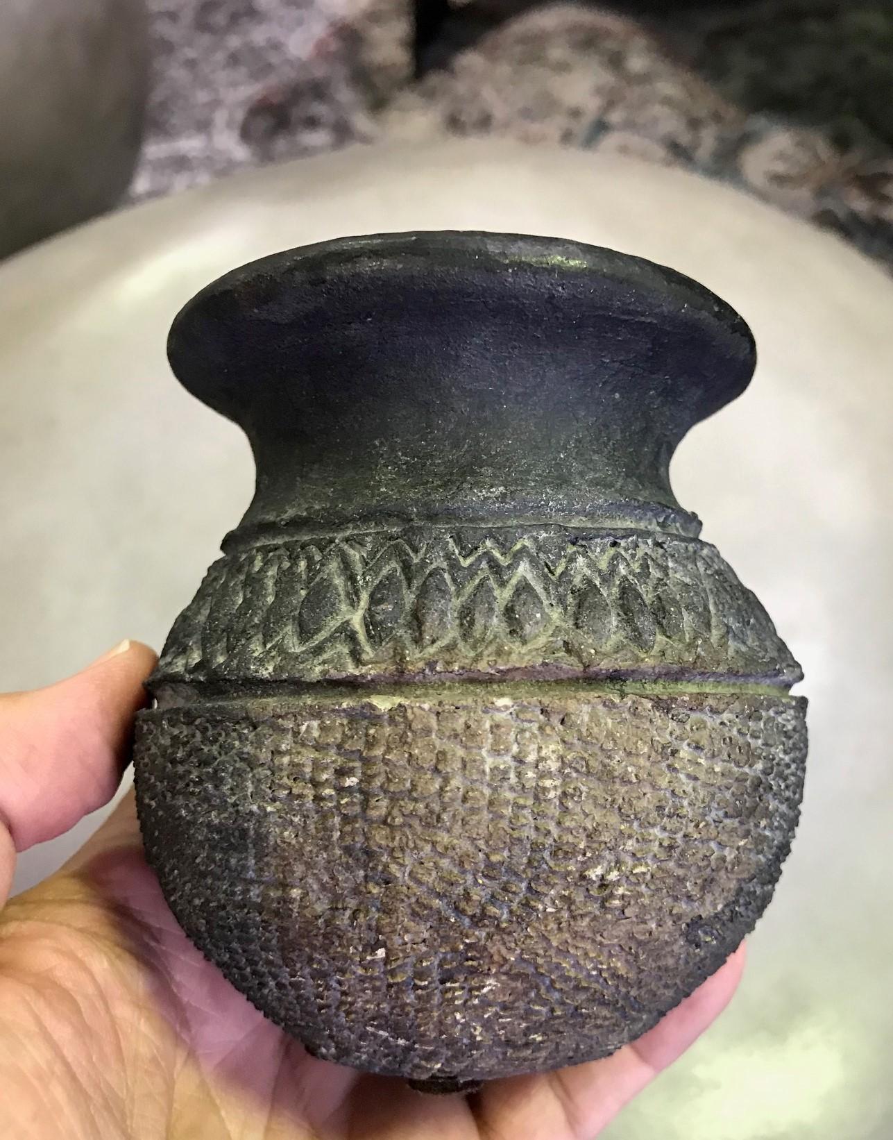 Pre-Columbian Blackware Ceramic Pottery Vase Cup Vessel In Good Condition In Studio City, CA