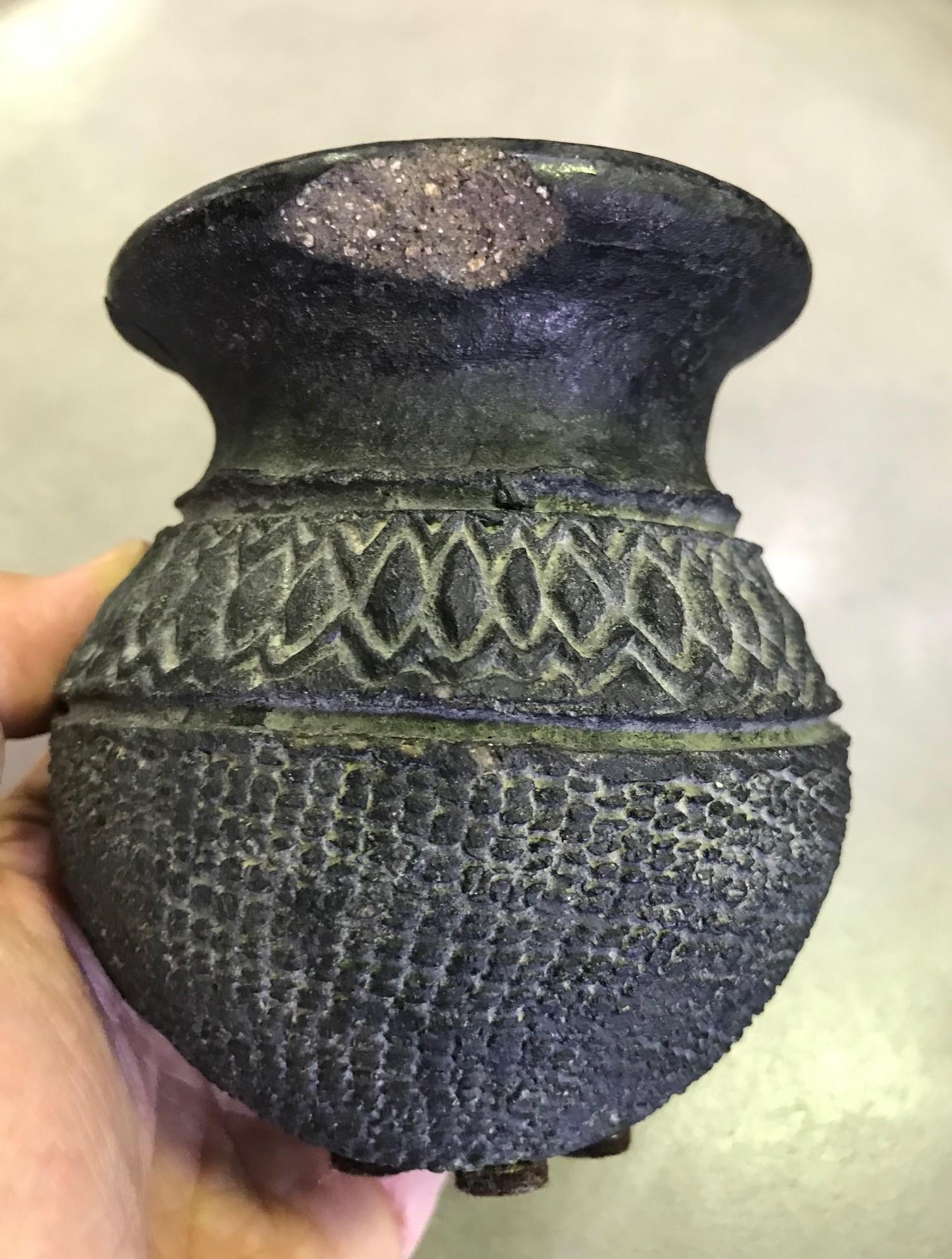 18th Century and Earlier Pre-Columbian Blackware Ceramic Pottery Vase Cup Vessel