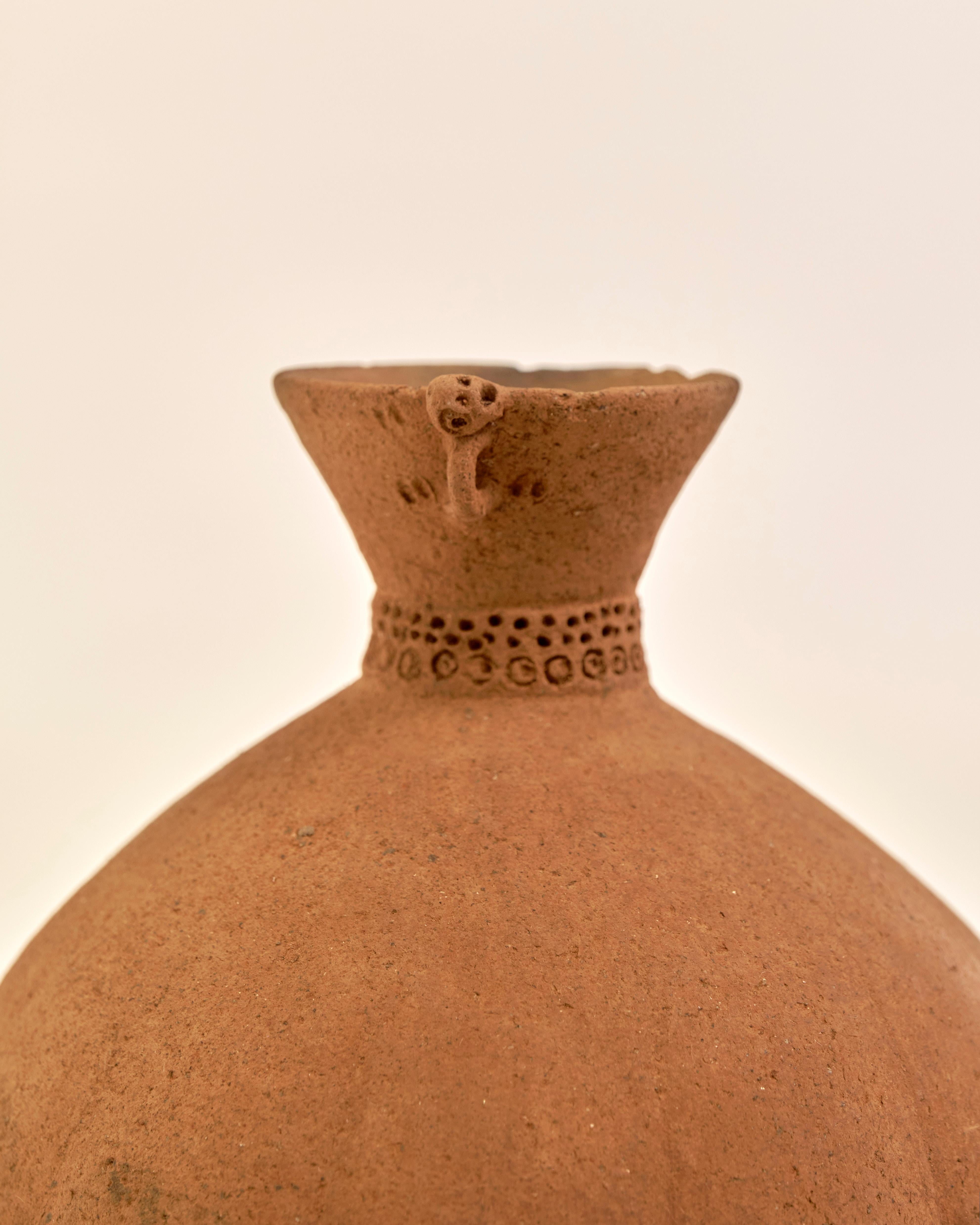 Pre Columbian Ceramic Vessel from Moche Culture In Good Condition For Sale In Brooklyn, NY