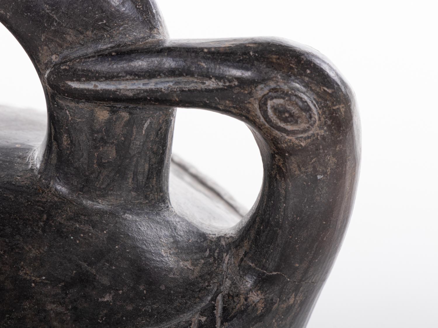 Peruvian Pre-Columbian Chimu Inca Blackware Stirrup Vessel