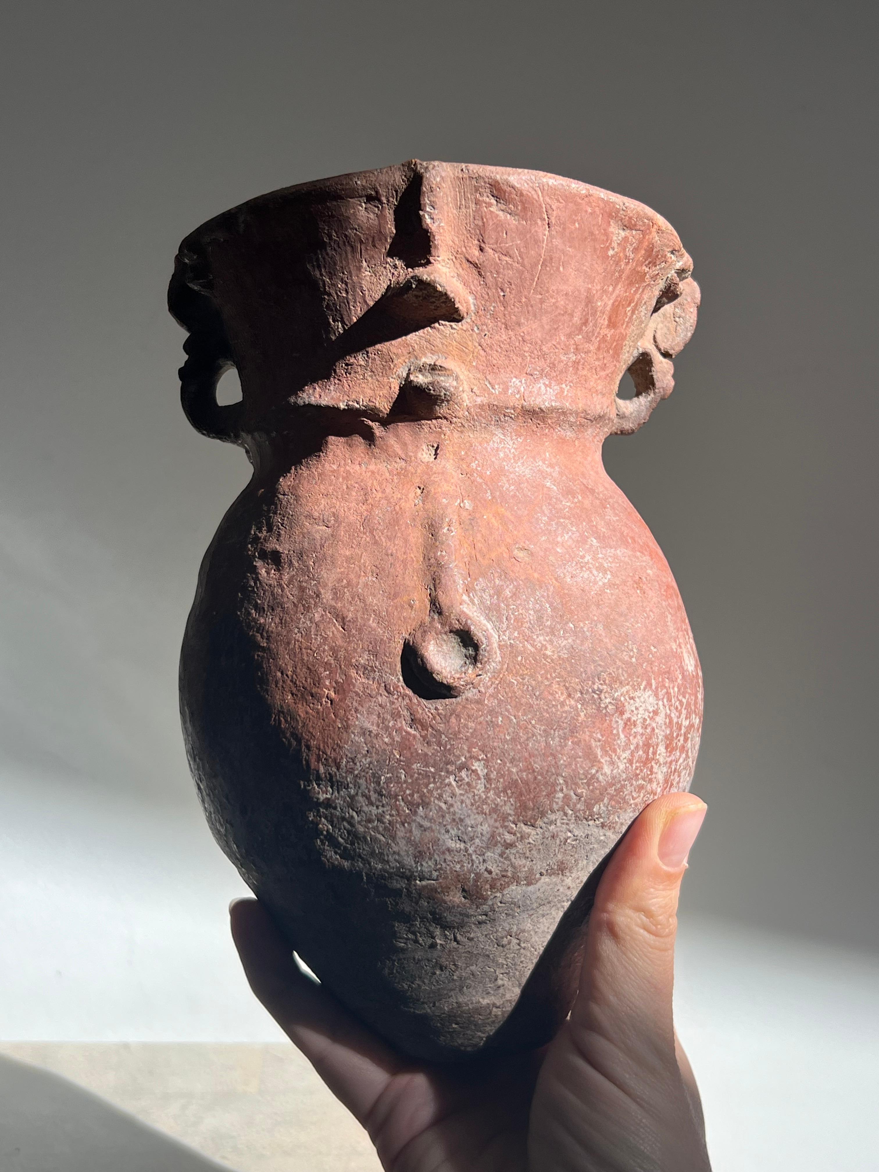 Pre Columbian clay pottery vessel  For Sale 4