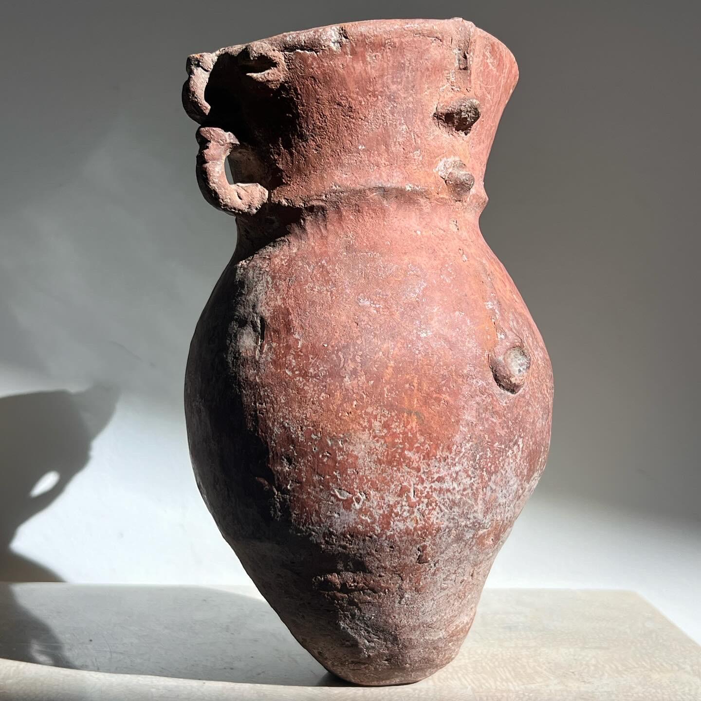 18th Century and Earlier Pre Columbian clay pottery vessel  For Sale