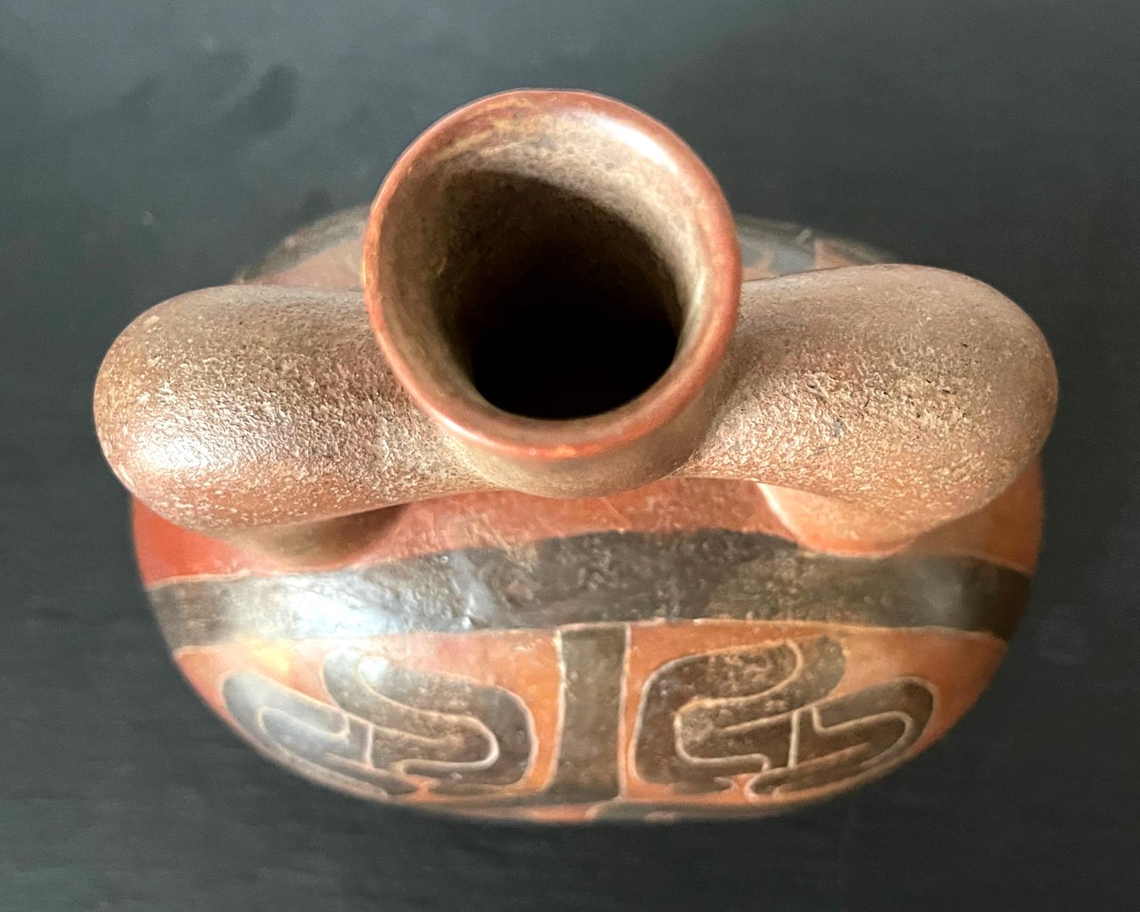 Pre-Columbian Cupisnique Stirrup Vessel from Peru For Sale 3
