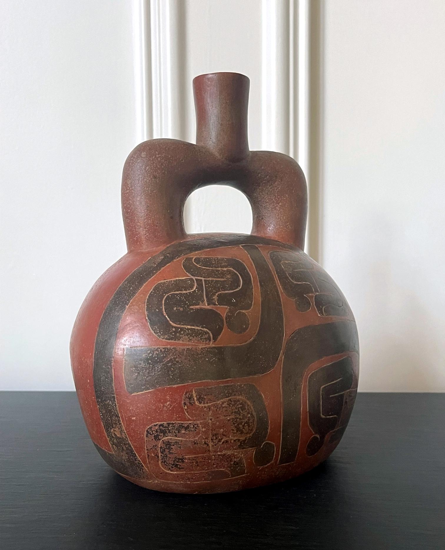 Pre-Columbian Cupisnique Stirrup Vessel from Peru In Good Condition For Sale In Atlanta, GA