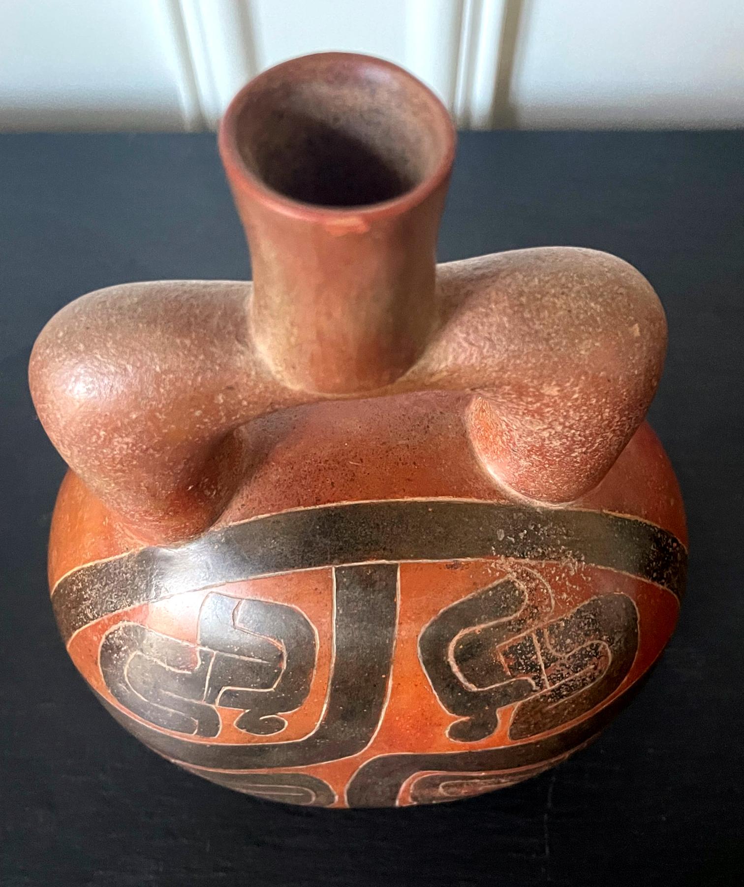 Pre-Columbian Cupisnique Stirrup Vessel from Peru For Sale 2