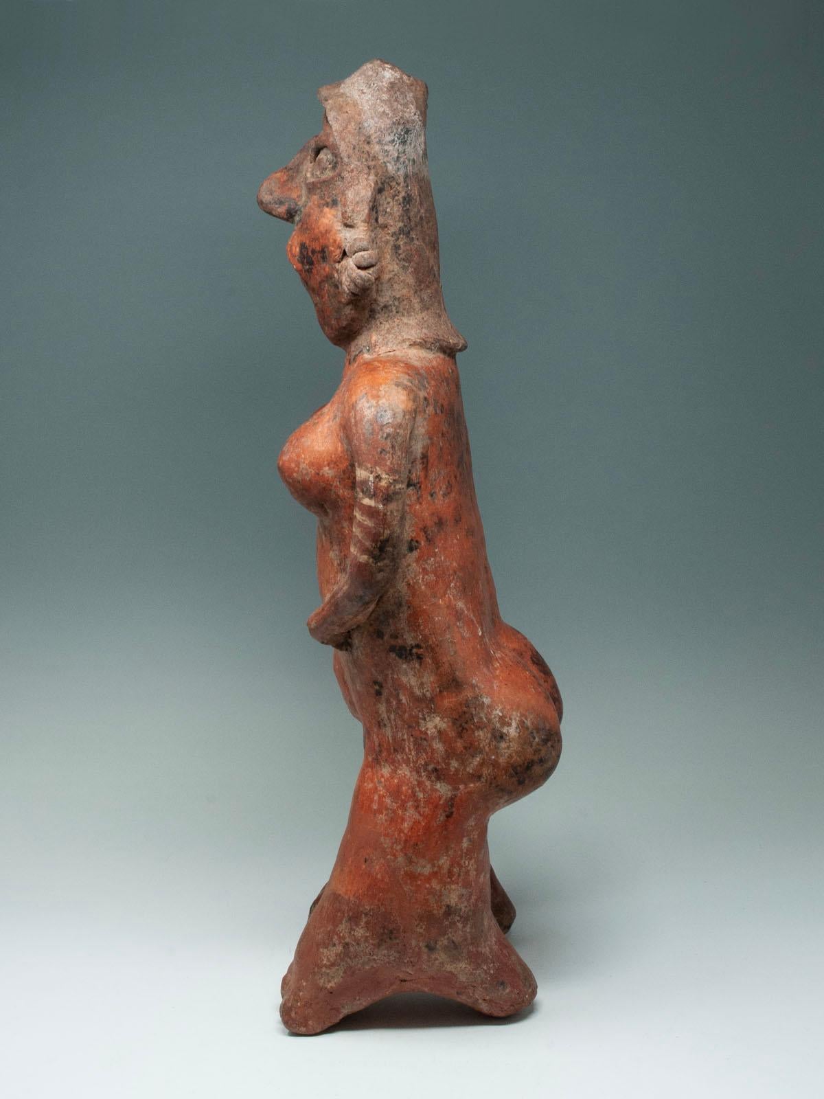 Precolombiano Figura femminile in terracotta Pre-Columbian, Nayarit, Messico in vendita