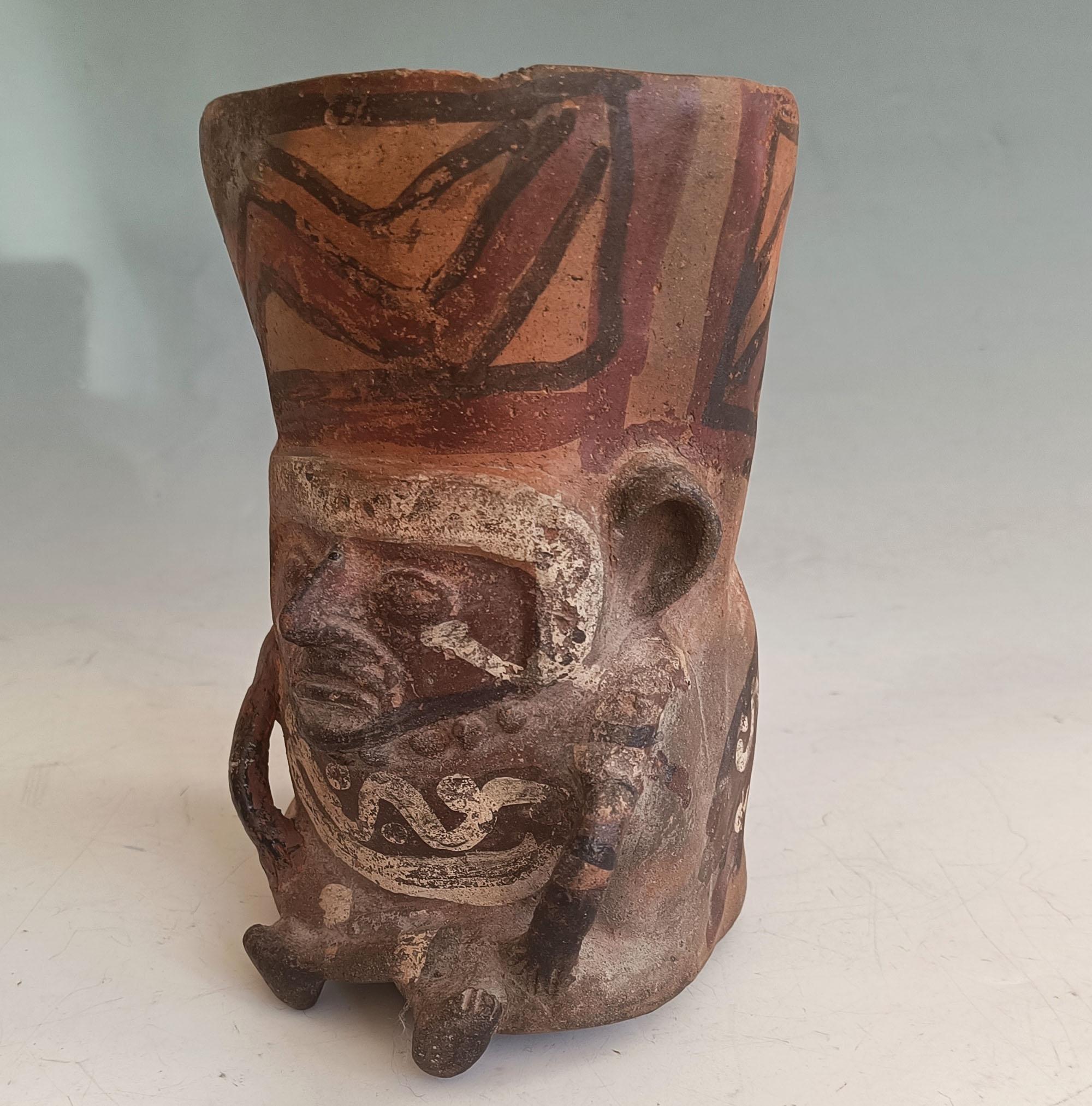 Vasija precolombina Huari Wari Antiguo arte sudamericano Peruano