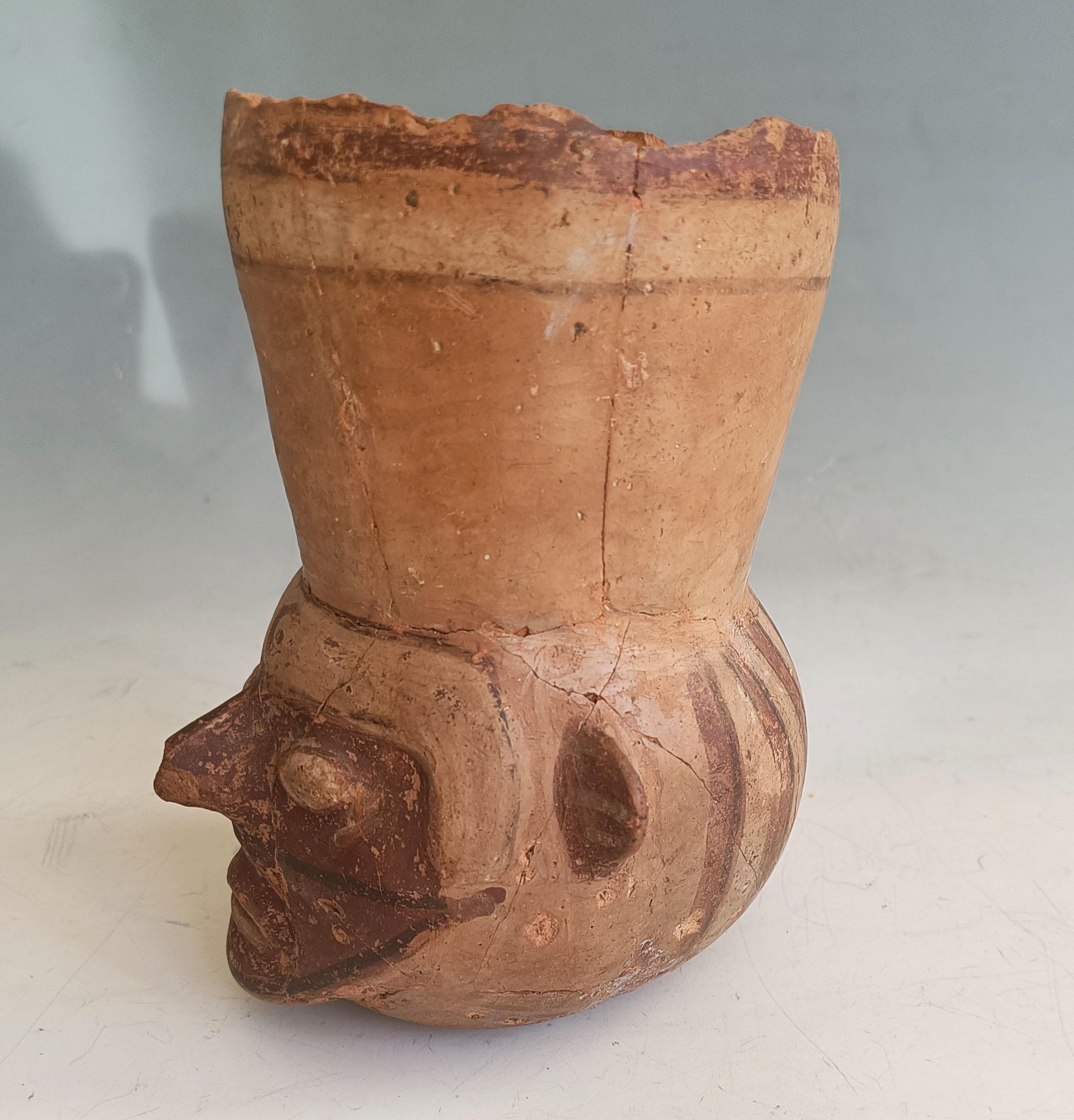 Vasija precolombina Huari Wari Antiguo arte sudamericano Peruano