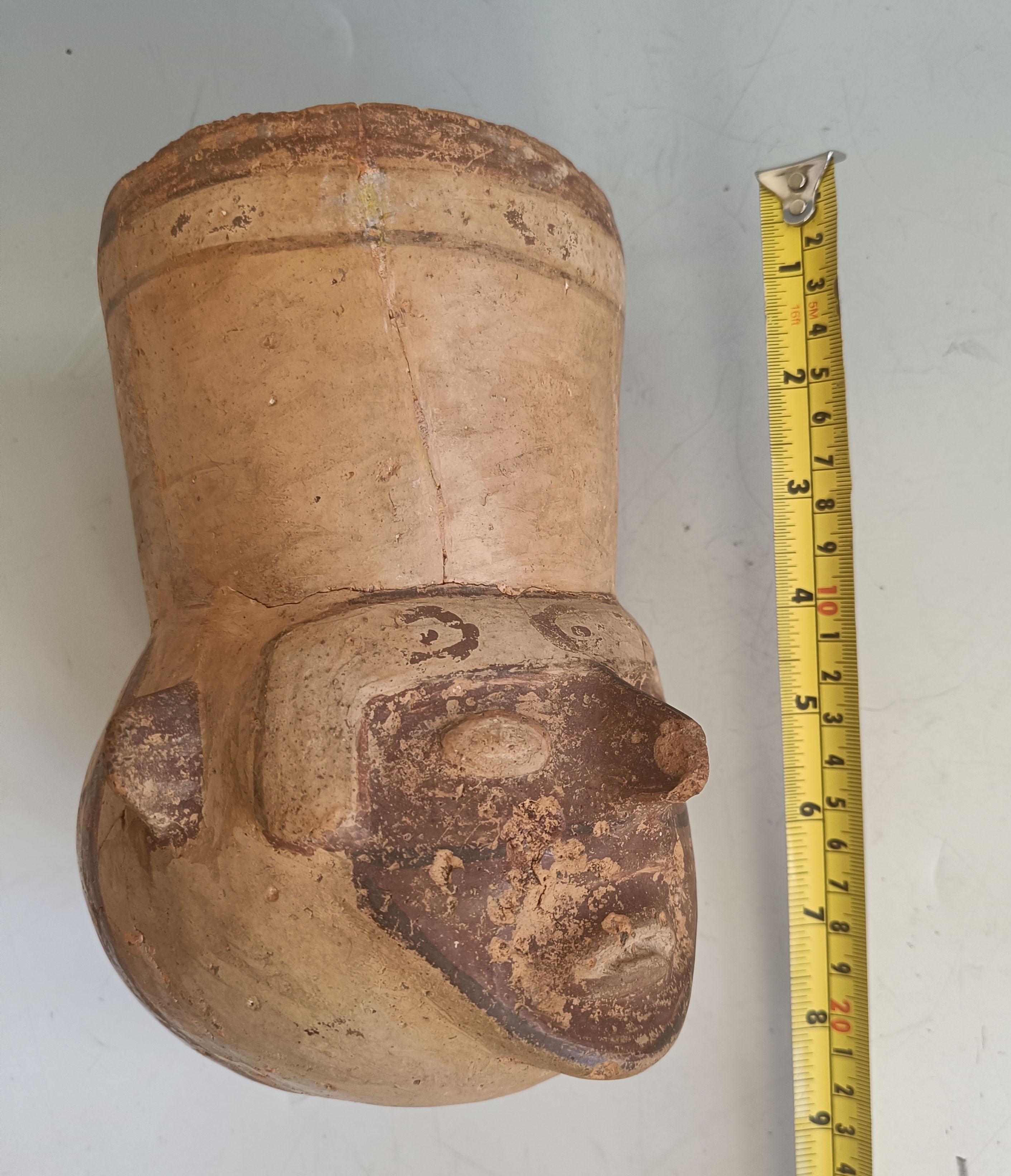 Vasija precolombina Huari Wari Antiguo arte sudamericano Cerámico