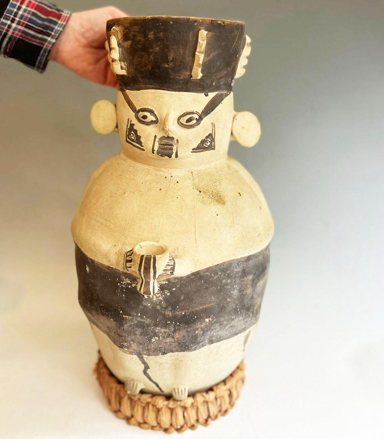 Peruviano Pre Columbian Large Chancay  Cuchimilco Urn South American Antiques in vendita