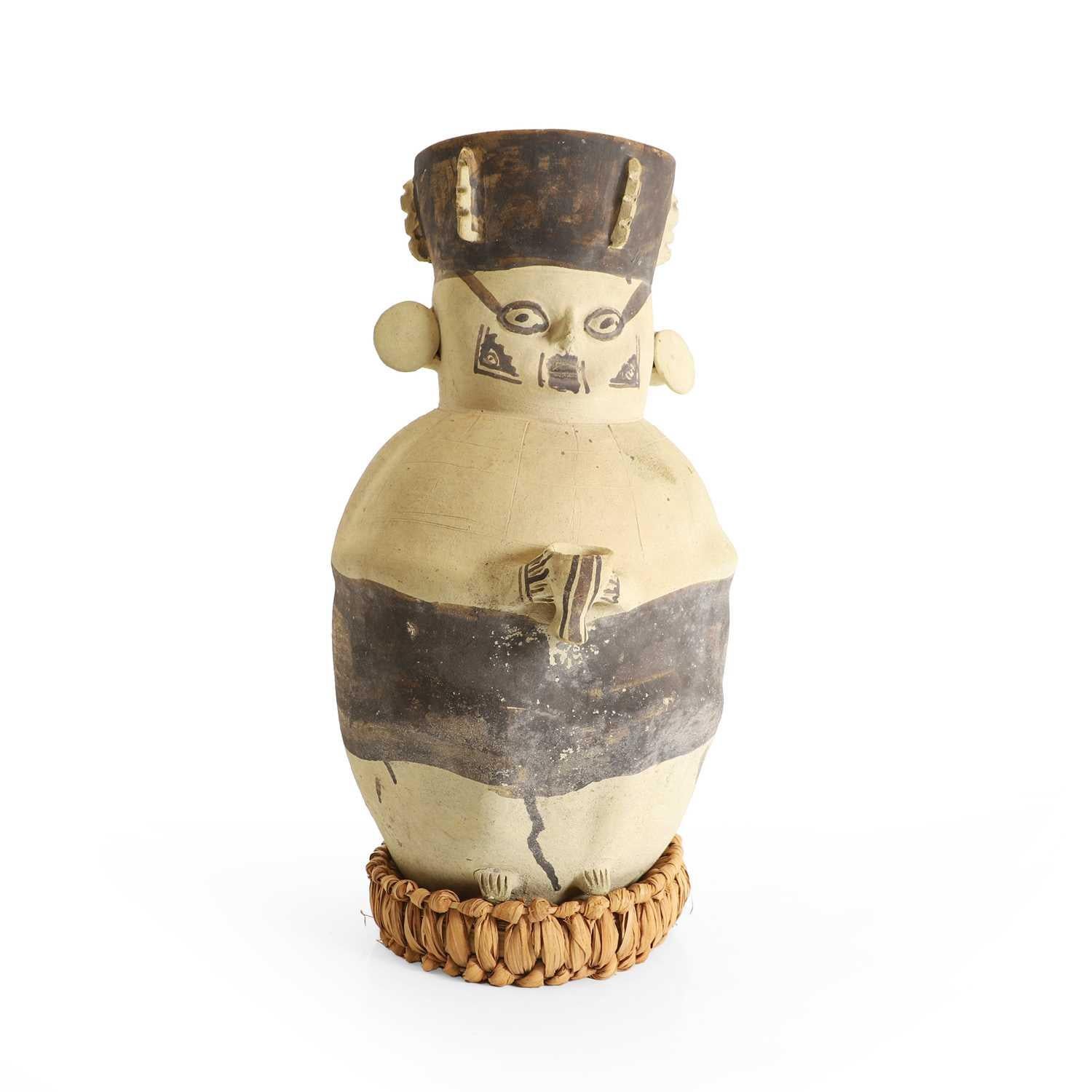 Fino al XVIII secolo Pre Columbian Large Chancay  Cuchimilco Urn South American Antiques in vendita