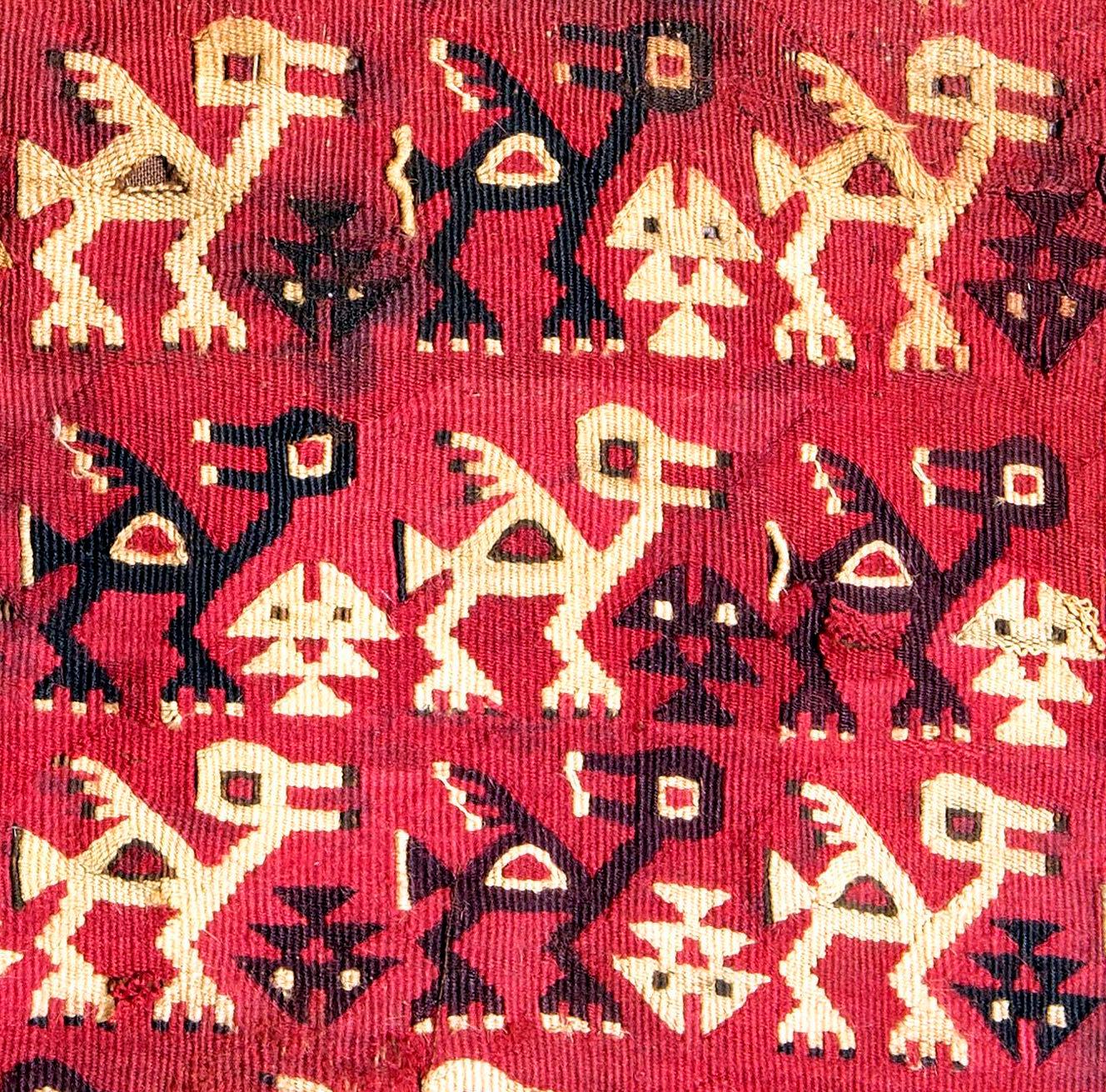 Péruvien Textile Pre-Columbian Chancay multicolore, animaux cubistes, Pérou 1100-1400 ADS en vente