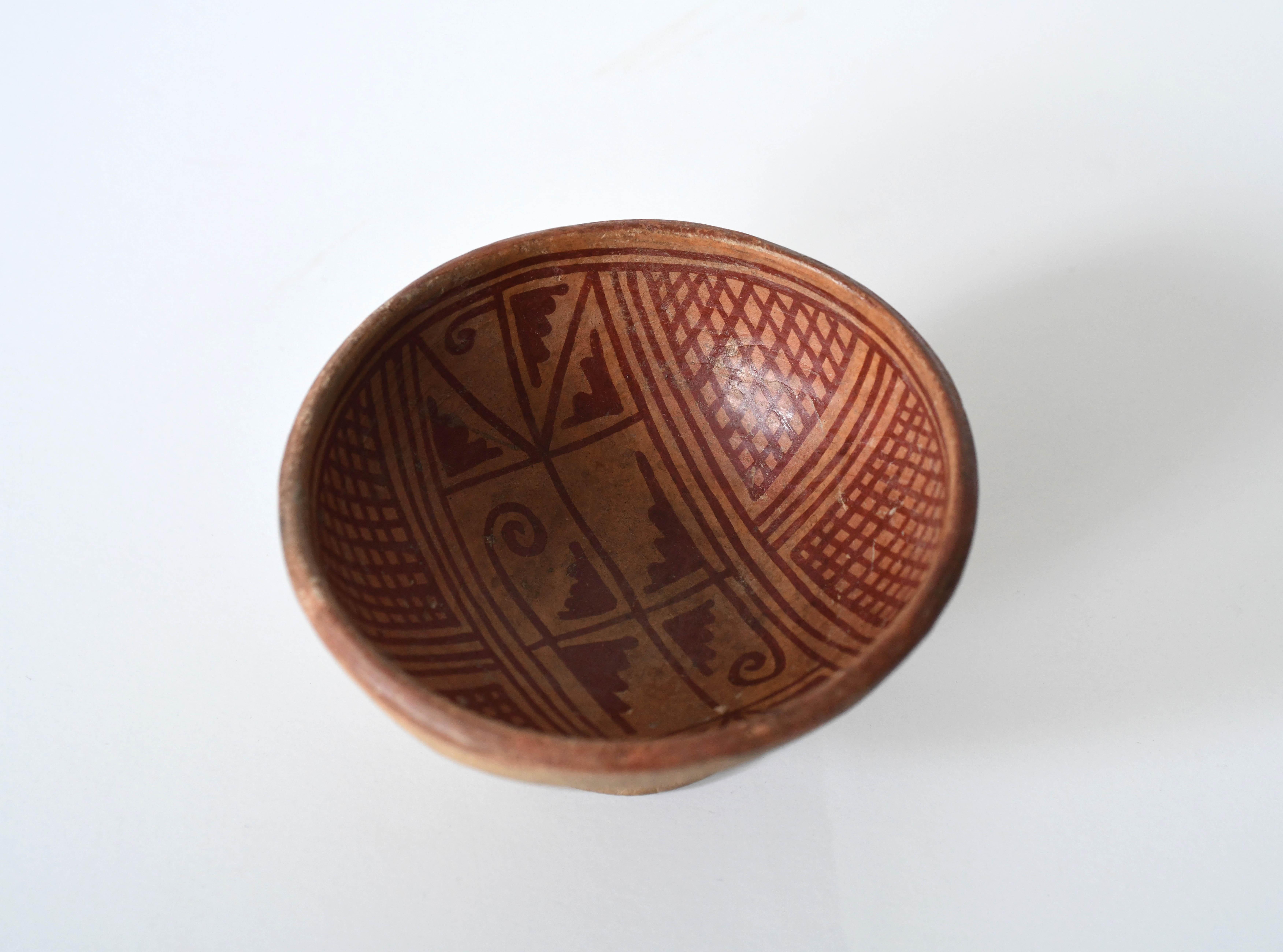 Fine Pre-Columbian Narino footed bowl from Columbia, circa 850 to 1500. Desirable polychrome bowl with vibrant color.