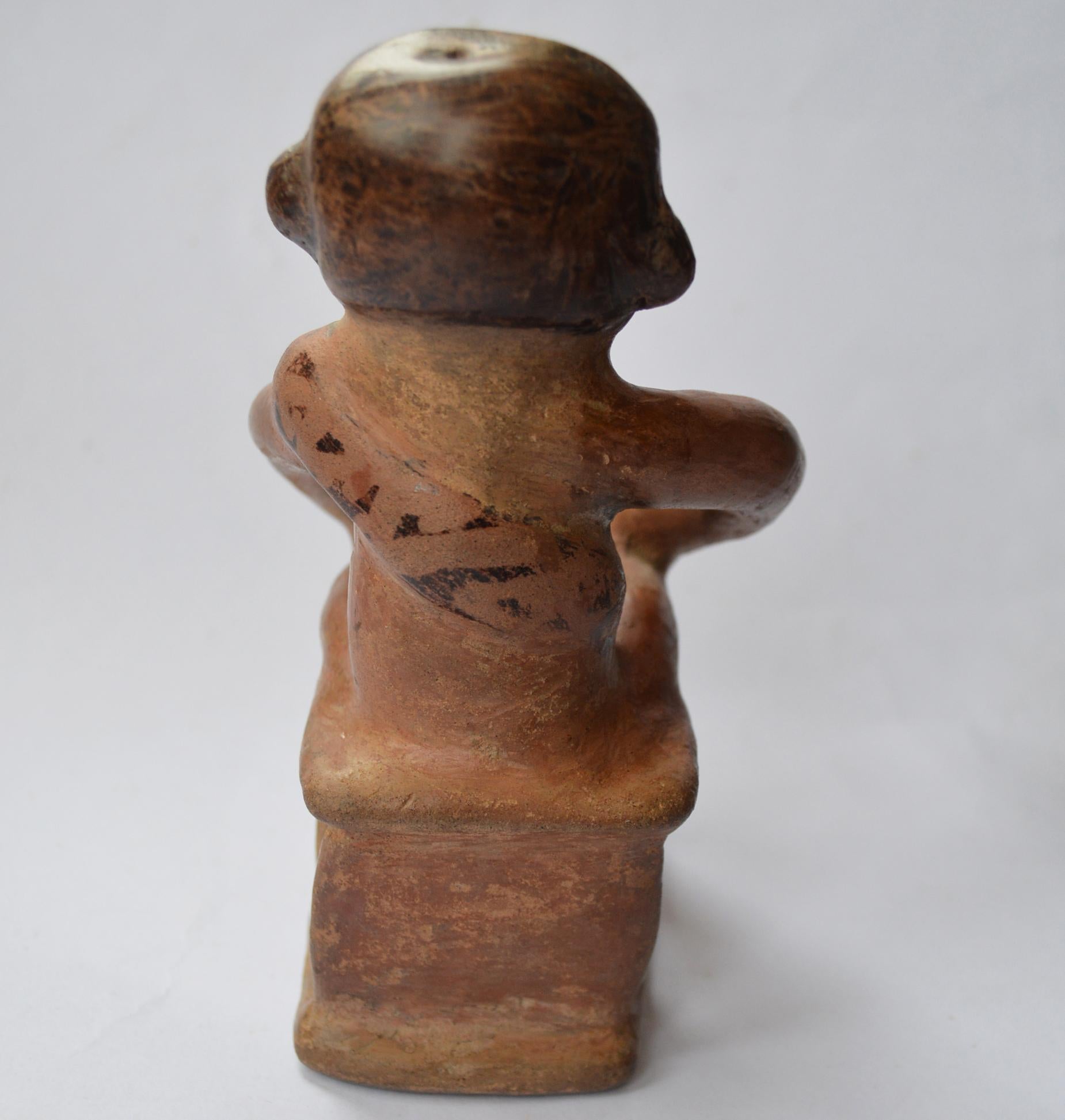 Hand-Crafted Pre Columbian Narino Carchi Coquero Coca chewer Figure Columbia For Sale