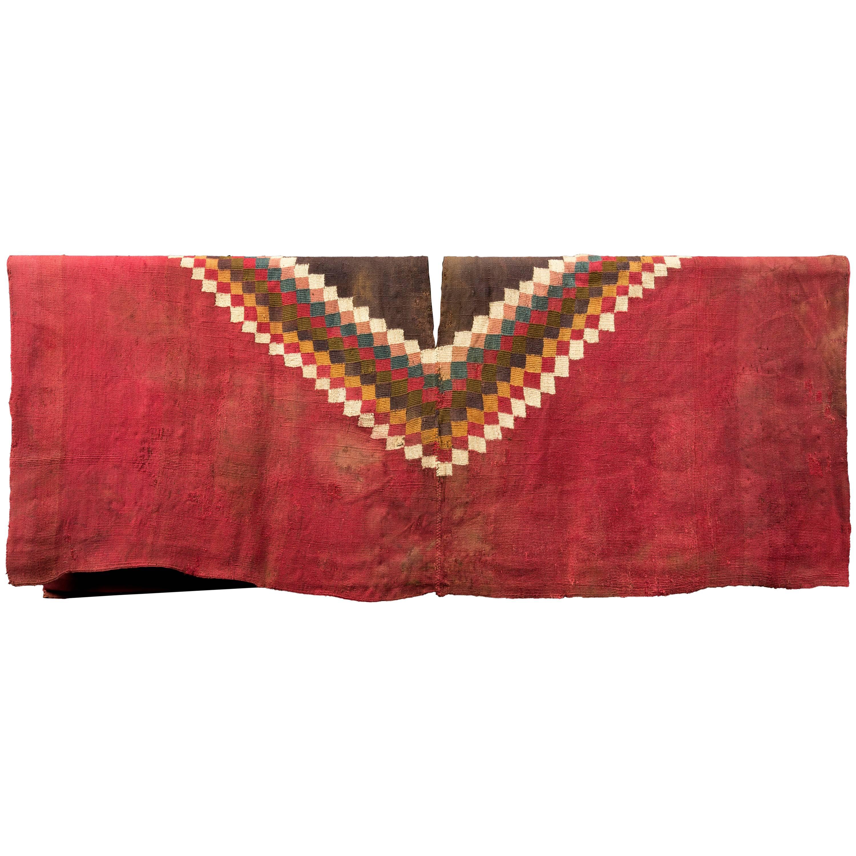 Präkolumbianischer Nasca-Unku mit gestuftem V-Design, Peru, 200-300 n. Chr.