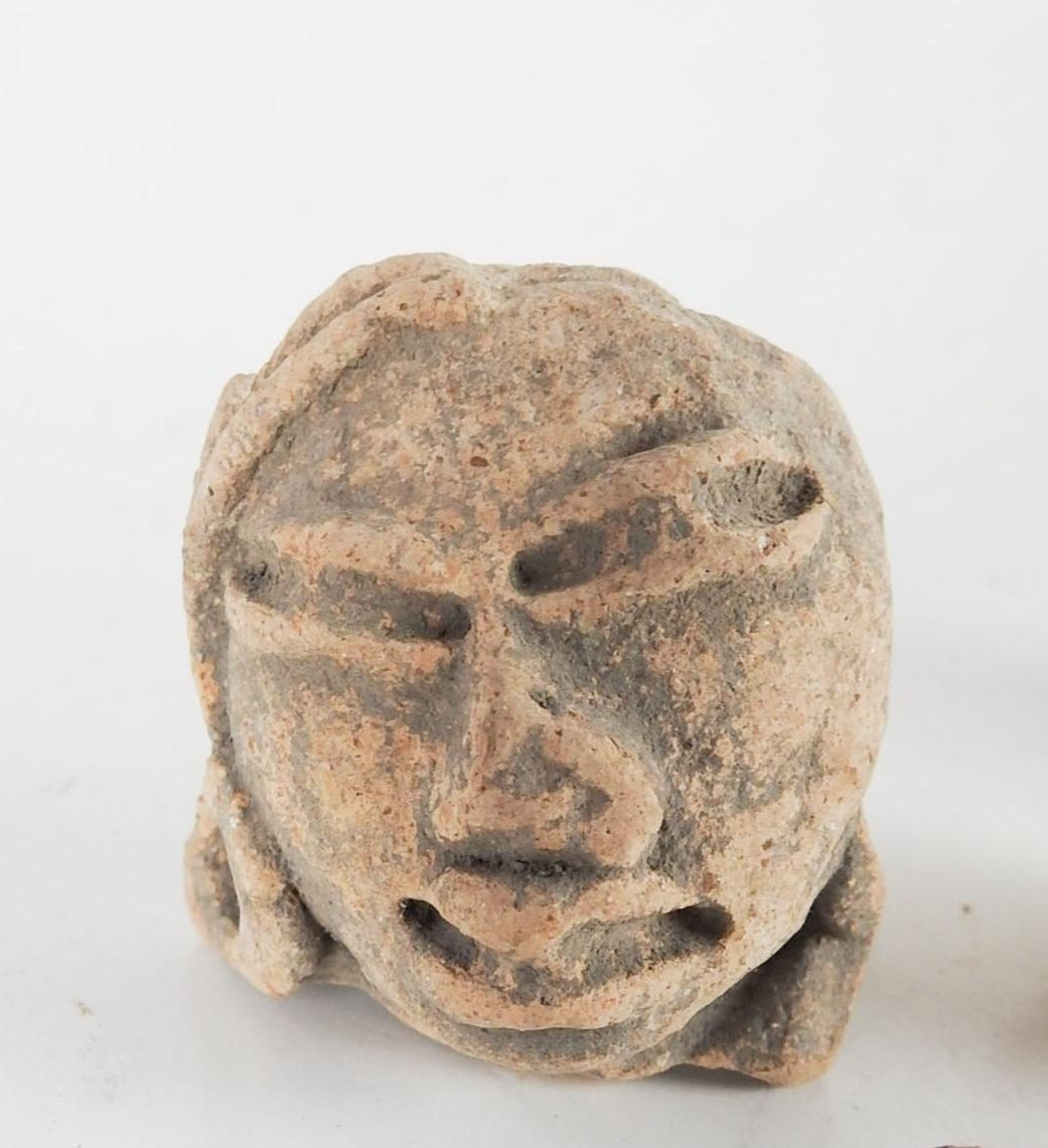 Précolombien Collection de fragments de têtes de poterie précolombienne - Lot de 5 en vente