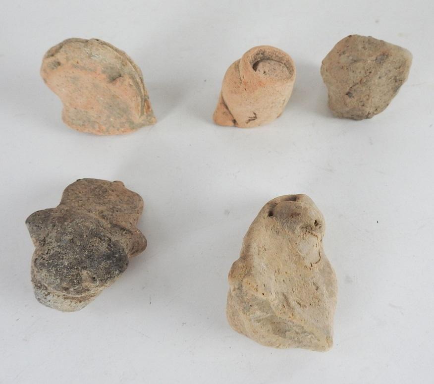 Pre Columbian Pottery Head Fragments Collection - Set of 5 In Fair Condition For Sale In Seguin, TX