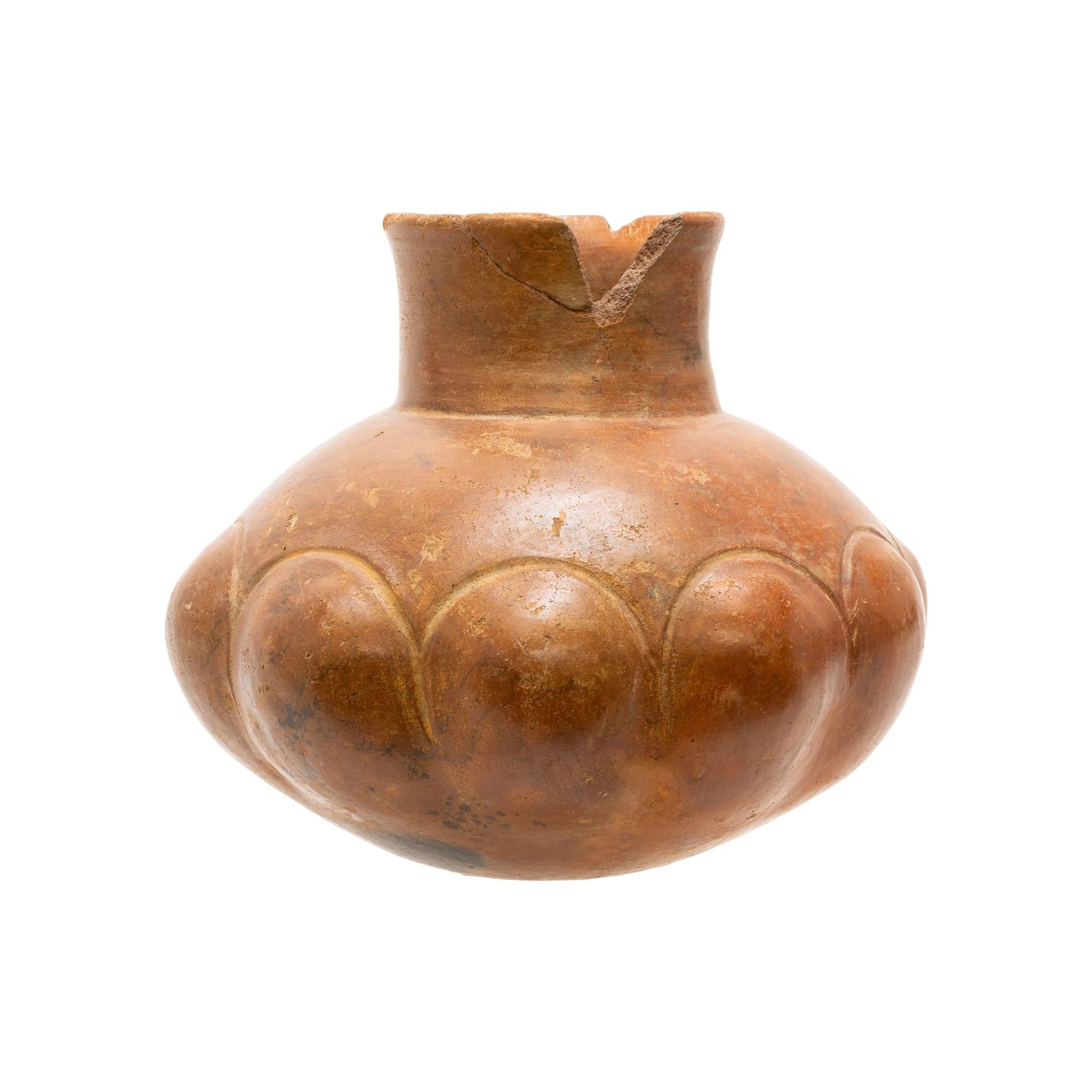 XVIIIe siècle et antérieur Pre-Columbian Tête de chien en poterie de grande taille en vente