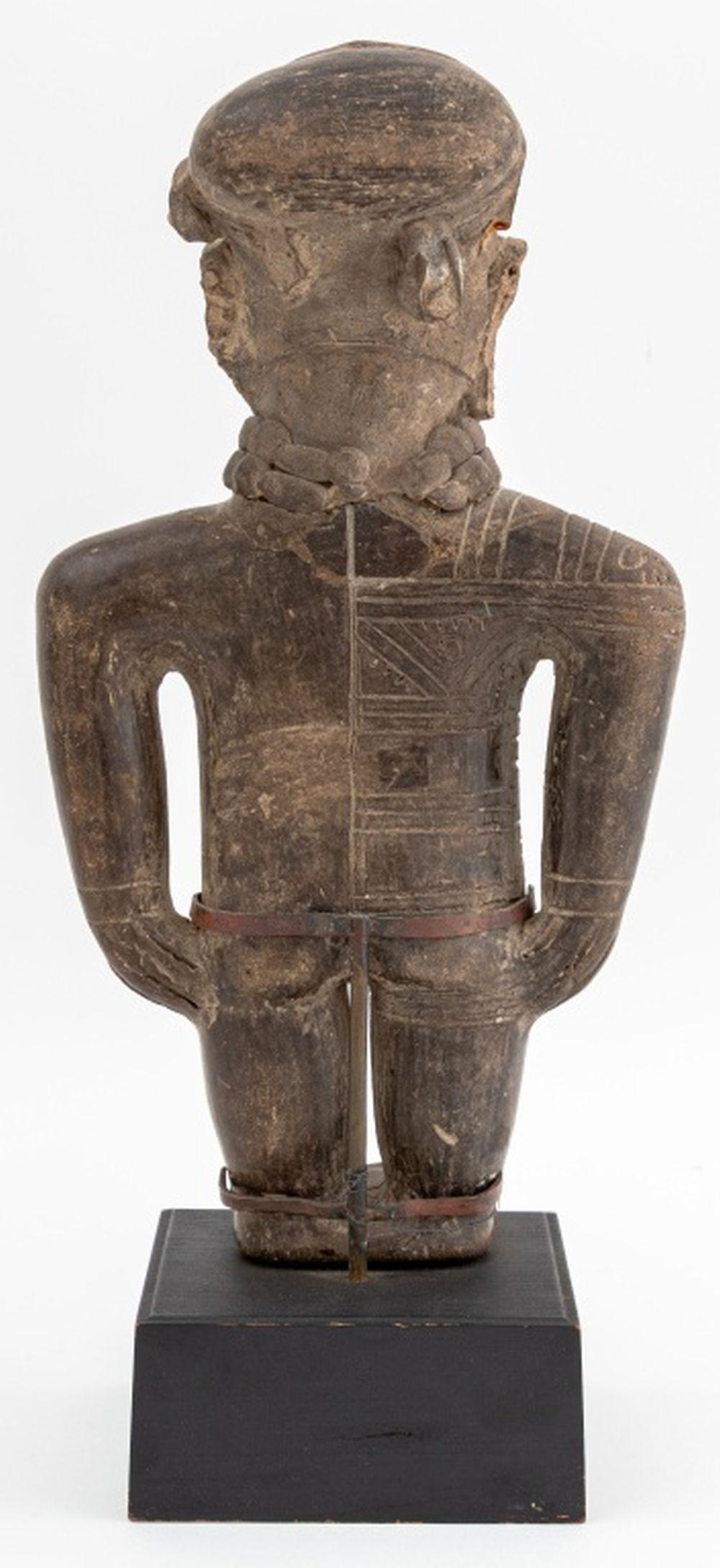 Pre-Columbian Standing Male Nude Figure In condizioni buone in vendita a Astoria, NY