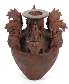 Grand vase à pied en forme de figure de style précolombien