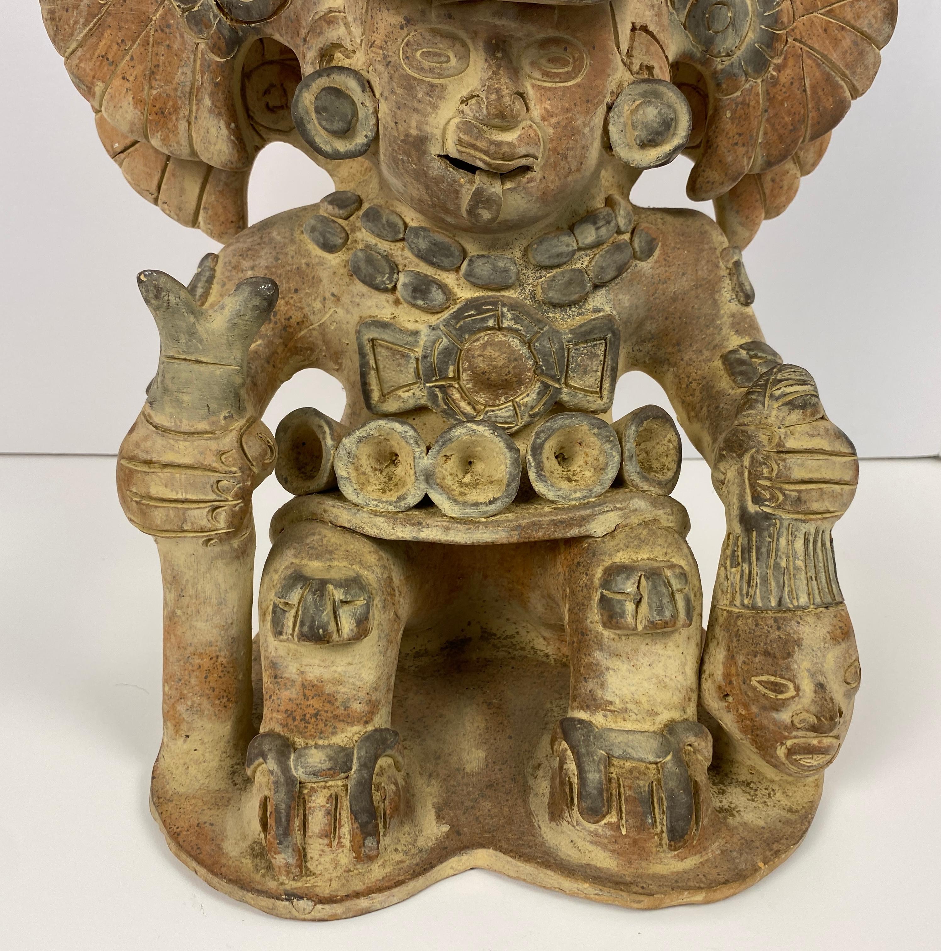 Estatua Mexicana de Terracota Estilo Precolombino, Escultura Figurativa de Arcilla Moldeada Mexicano en venta