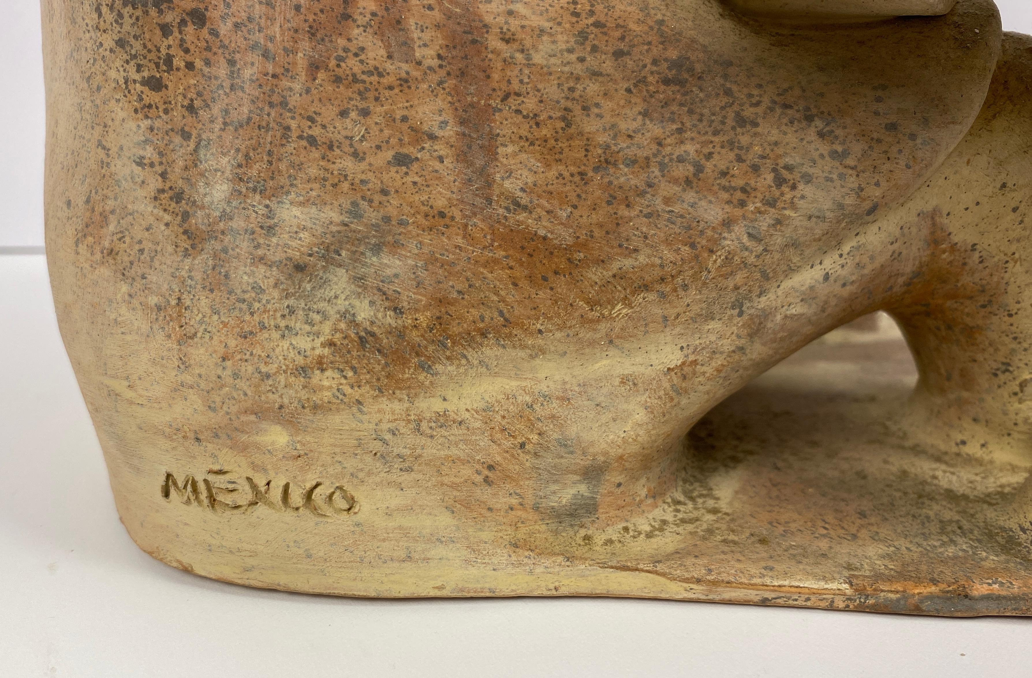 Estatua Mexicana de Terracota Estilo Precolombino, Escultura Figurativa de Arcilla Moldeada Hecho a mano en venta