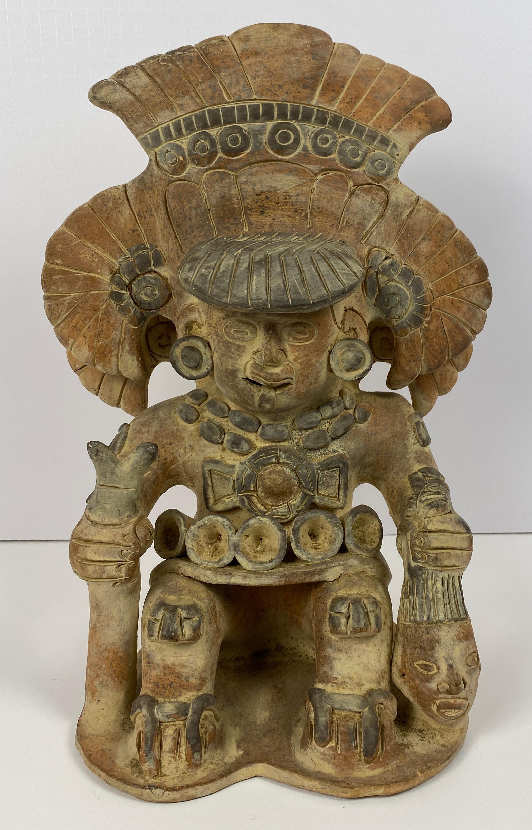 Estatua Mexicana de Terracota Estilo Precolombino, Escultura Figurativa de Arcilla Moldeada en venta 3