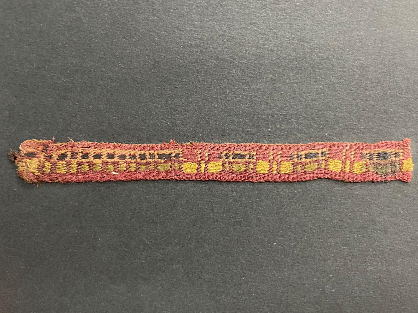 Prä-Columbianisches Textilfragment aus Chancay, Peru ca. 1100-1400 n. Chr., Ex Ferdinand Anton (18. Jahrhundert und früher) im Angebot