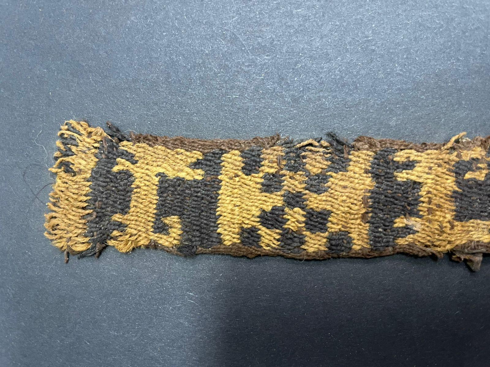 Hand-Woven  Pre-Columbian  Inka Textile Fragment - Peru, Ex Ferdinand Anton For Sale