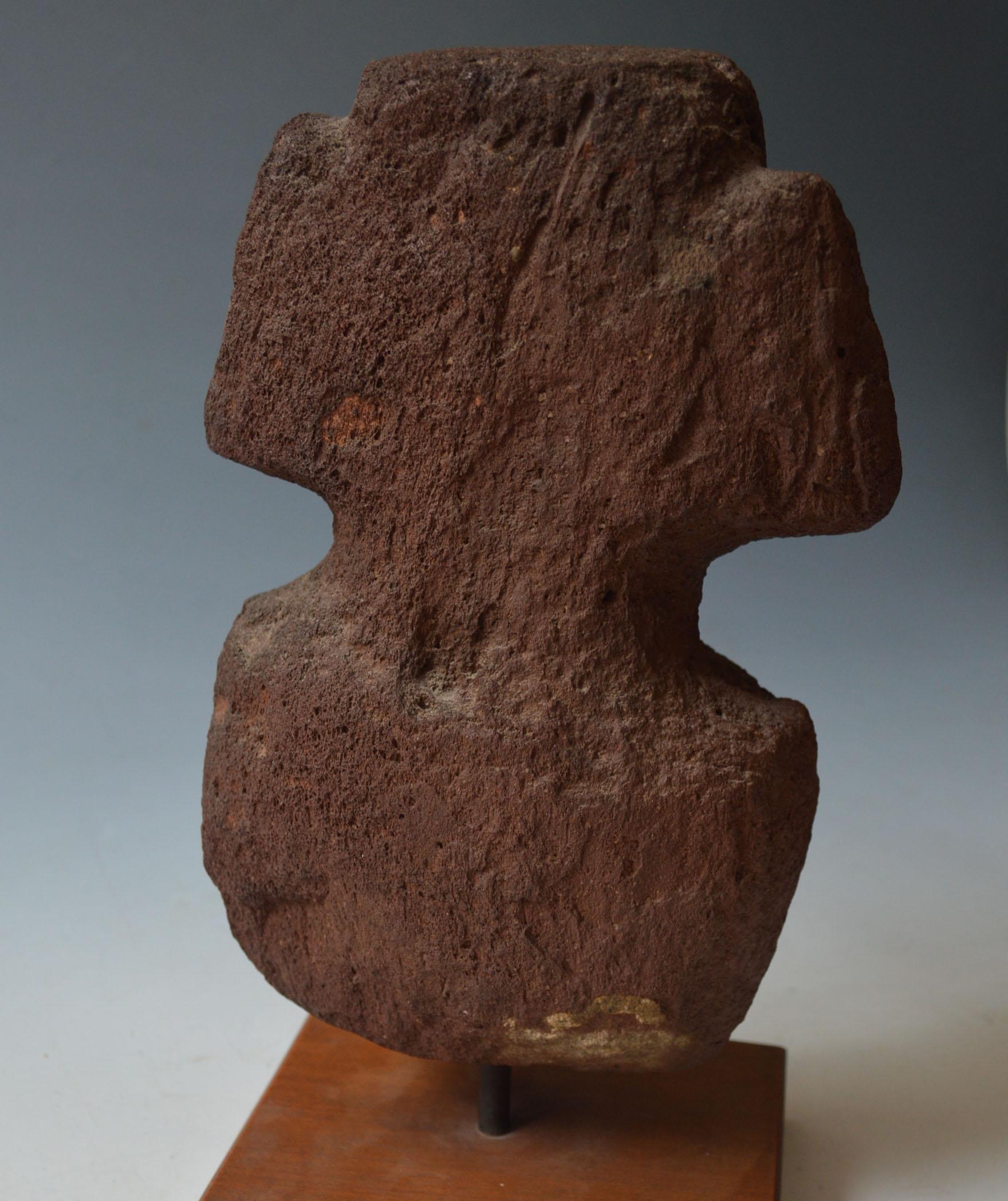 Pre Columbian Totonac stone bust Figure Veracruz Mexico Circa  600-900 A.D In Good Condition For Sale In London, GB