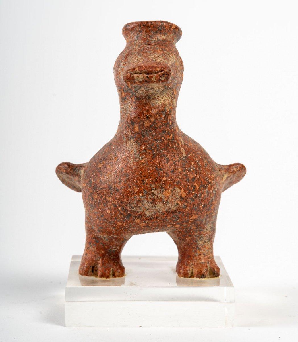Very old sculpture, animal or zoomorphic, pre-Columbian, in pottery from western Mexico, very probably from Colima, perhaps from Jalisco or even Nayarit.
Beautiful red clay patina with a burnished brown/red slip on the surface. Beautifully sculpted