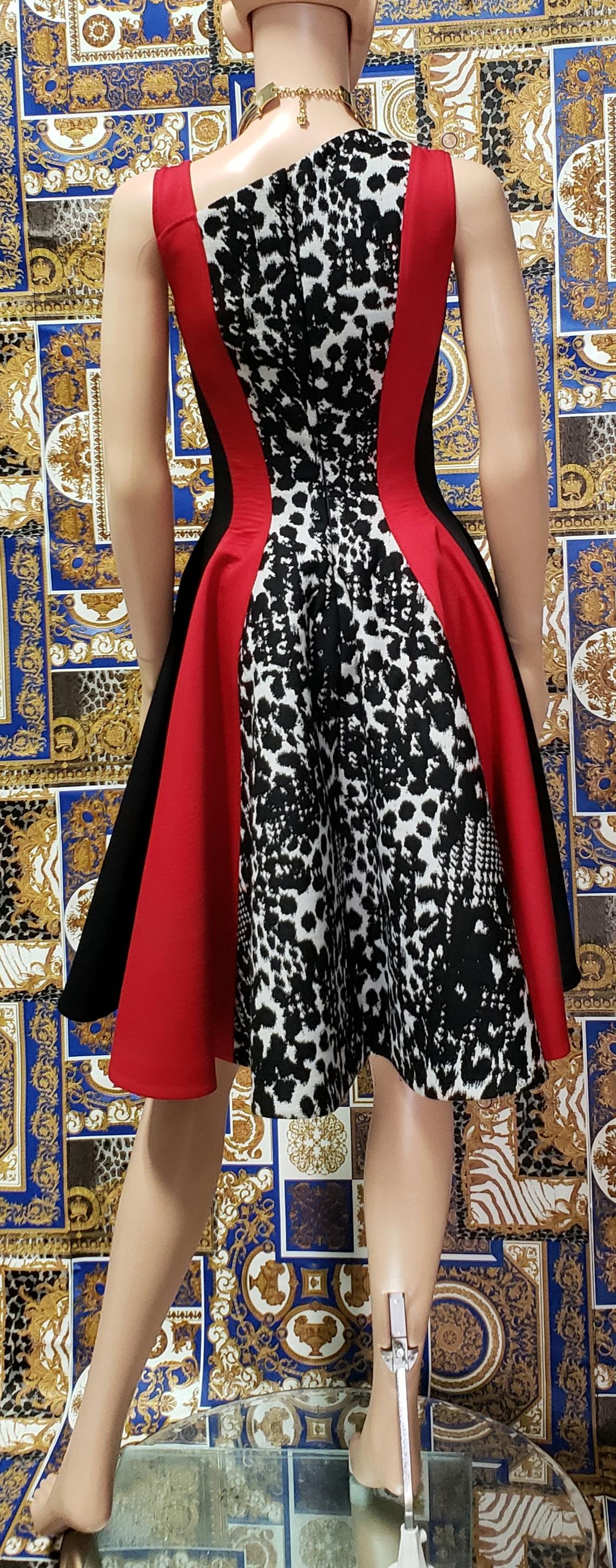 Pre/Fall 2015 NEW VERSACE COLOR-BLOCK DRESS 38 - 4 For Sale 3