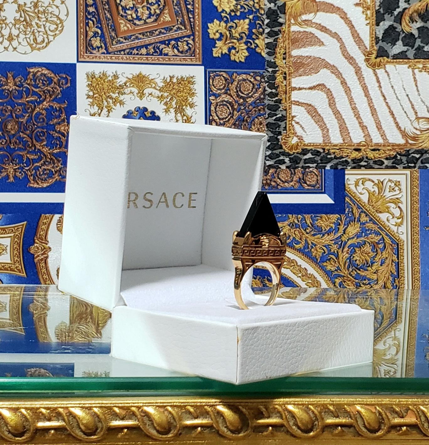 Pre-Fall 2015 VERSACE 24K GOLD PLATED BLACK AGATE GREEK KEY MEDUSA RING size 10 In New Condition In Montgomery, TX