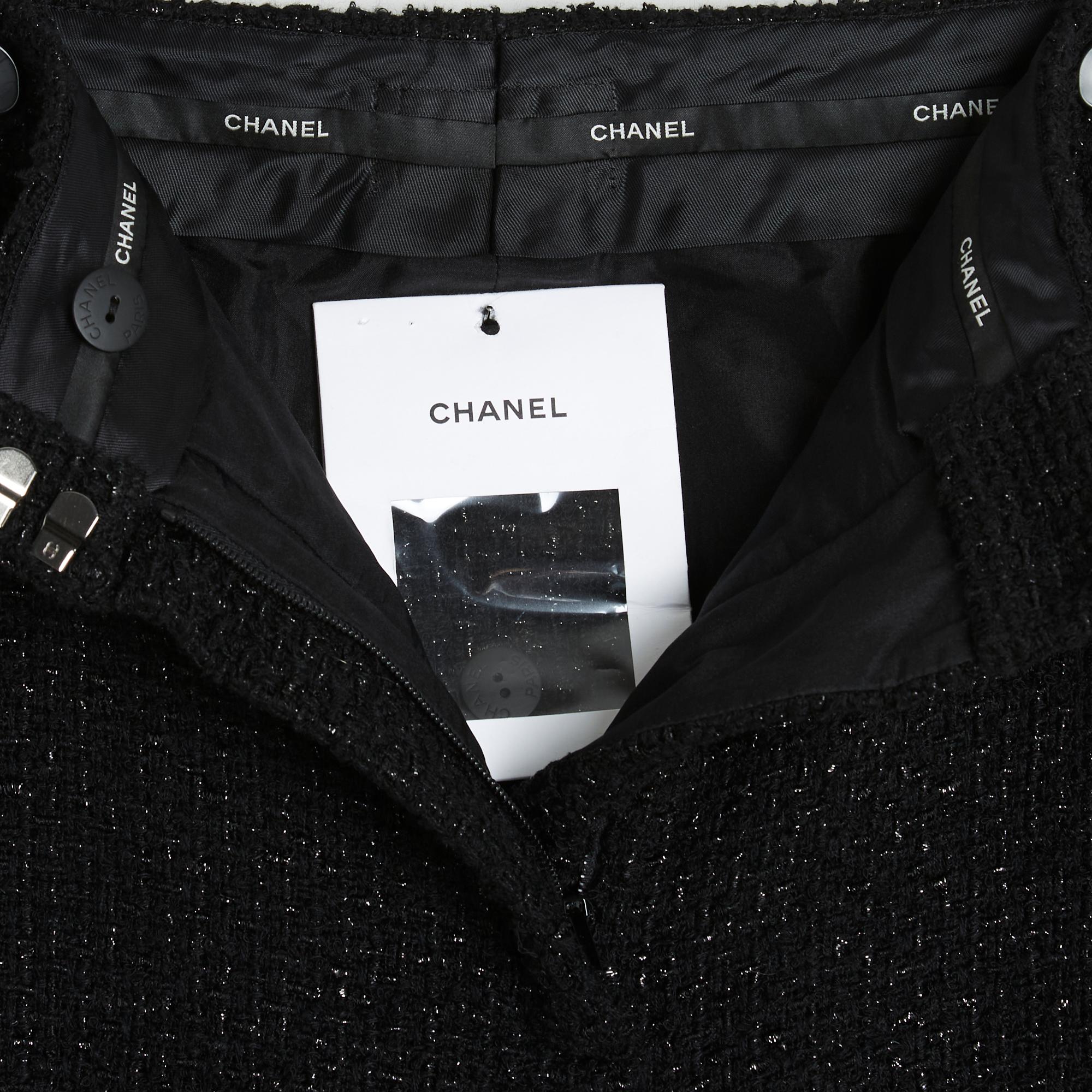 Pre Fall 2018 Chanel Schwarze glänzende Tweed-Hose FR40/42 für Damen oder Herren im Angebot