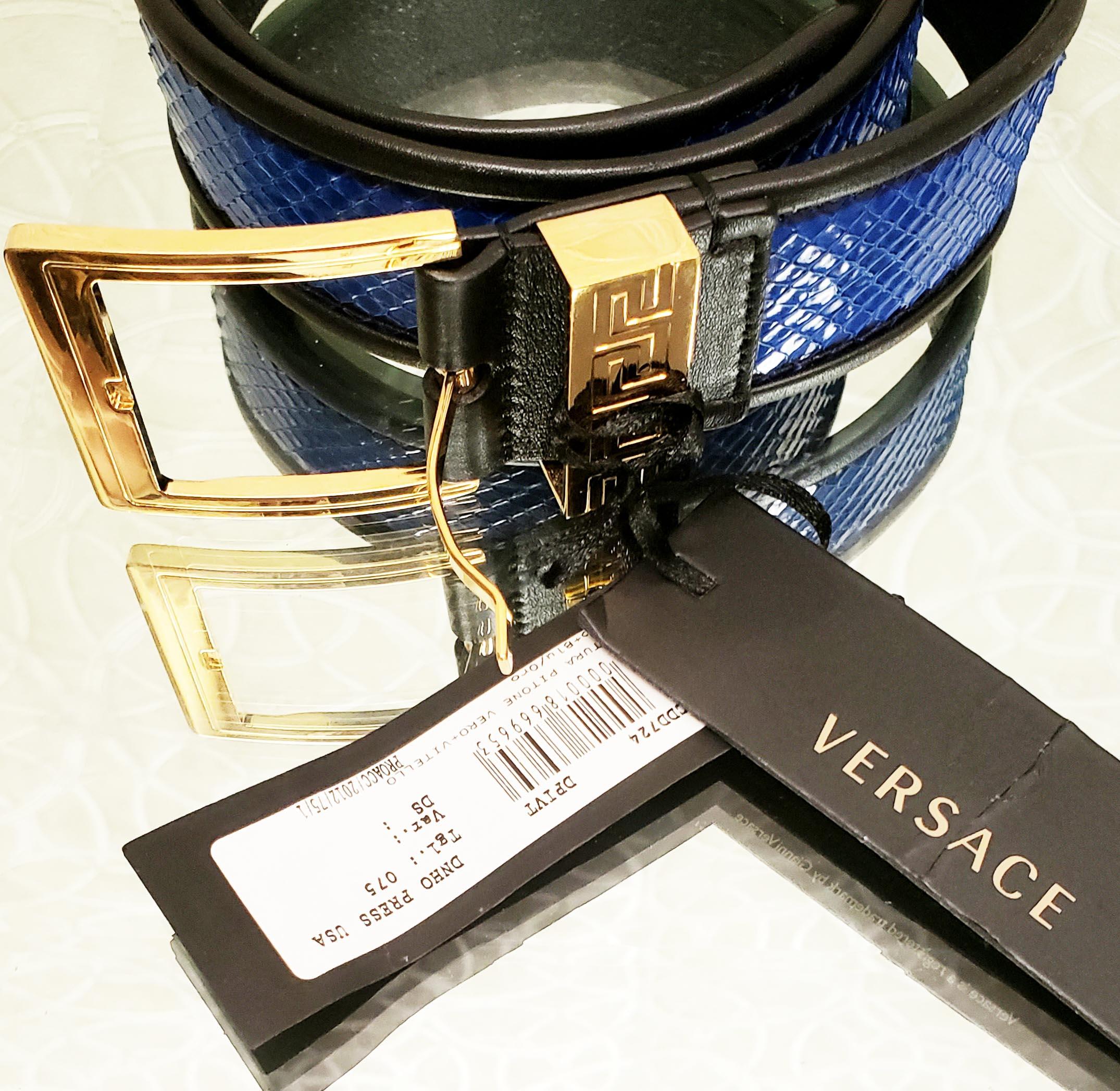 Chaussures de sport Versace en peau de serpent bleue avec bride à clé grenouille dorée 75/30, pré/automne 2012 L n° 5 Unisexe en vente
