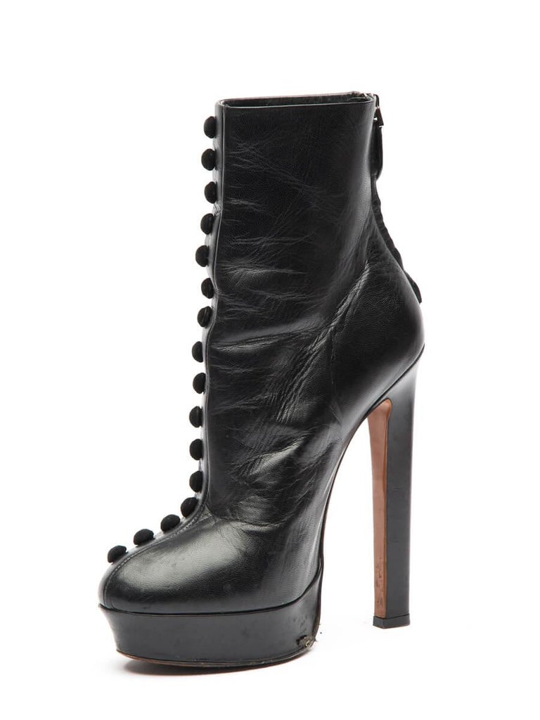 Alaila Heeled Ankle Boots 85mm In Black Cowhide 921036