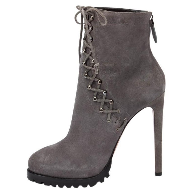 Pre-Loved Alaïa Women's Round Toe Ankle Zip Boots Grey Suede For Sale at  1stDibs