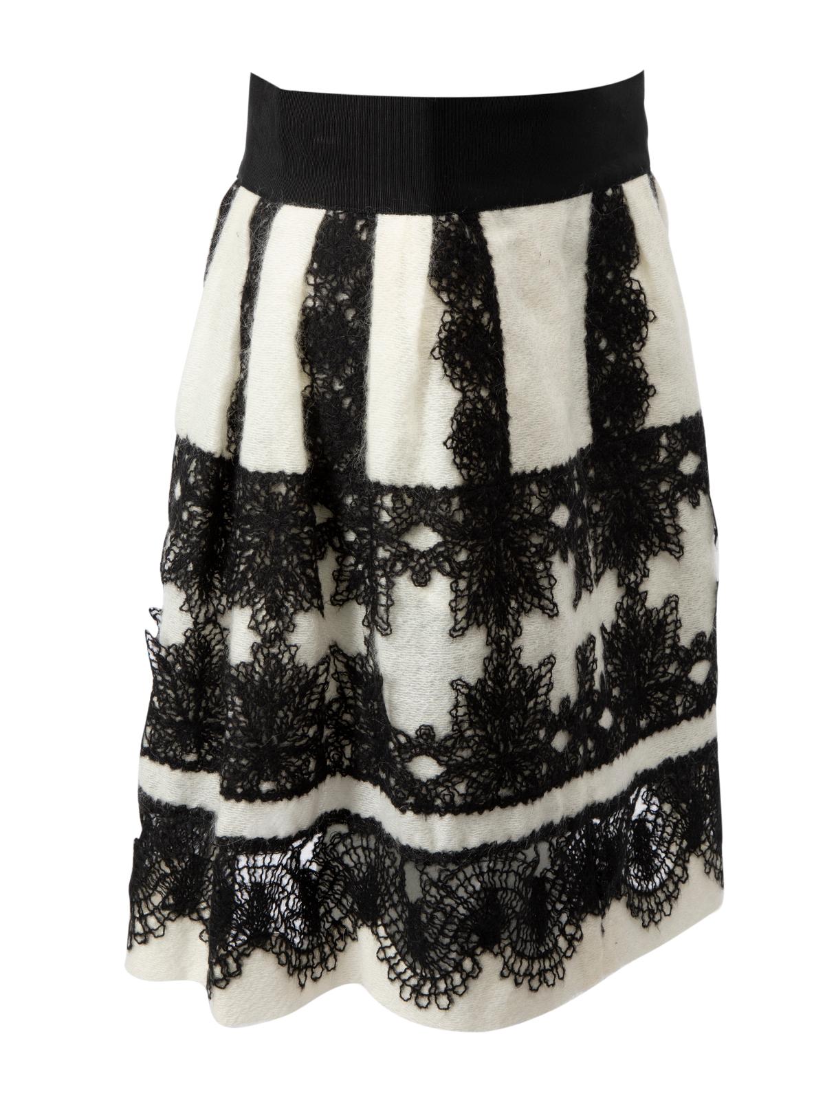 CONDITION is Very good. Hardly any visible wear to skirt is evident. Pilling to outer fabric can be seen on this used Alberta Ferreti designer resale item. Details Multicolour- Black and cream Synthetic Flared skirt Knee length Webby crochet design