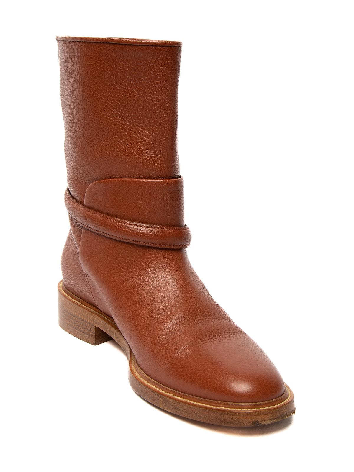 CONDITION is Good. Minor wear to boots is evident. There is natural creasing to the leather from wear and moderate signs of wear to the outsole on this used Balenciaga designer resale item. Details Colour - brown Material - leather Style - ankle