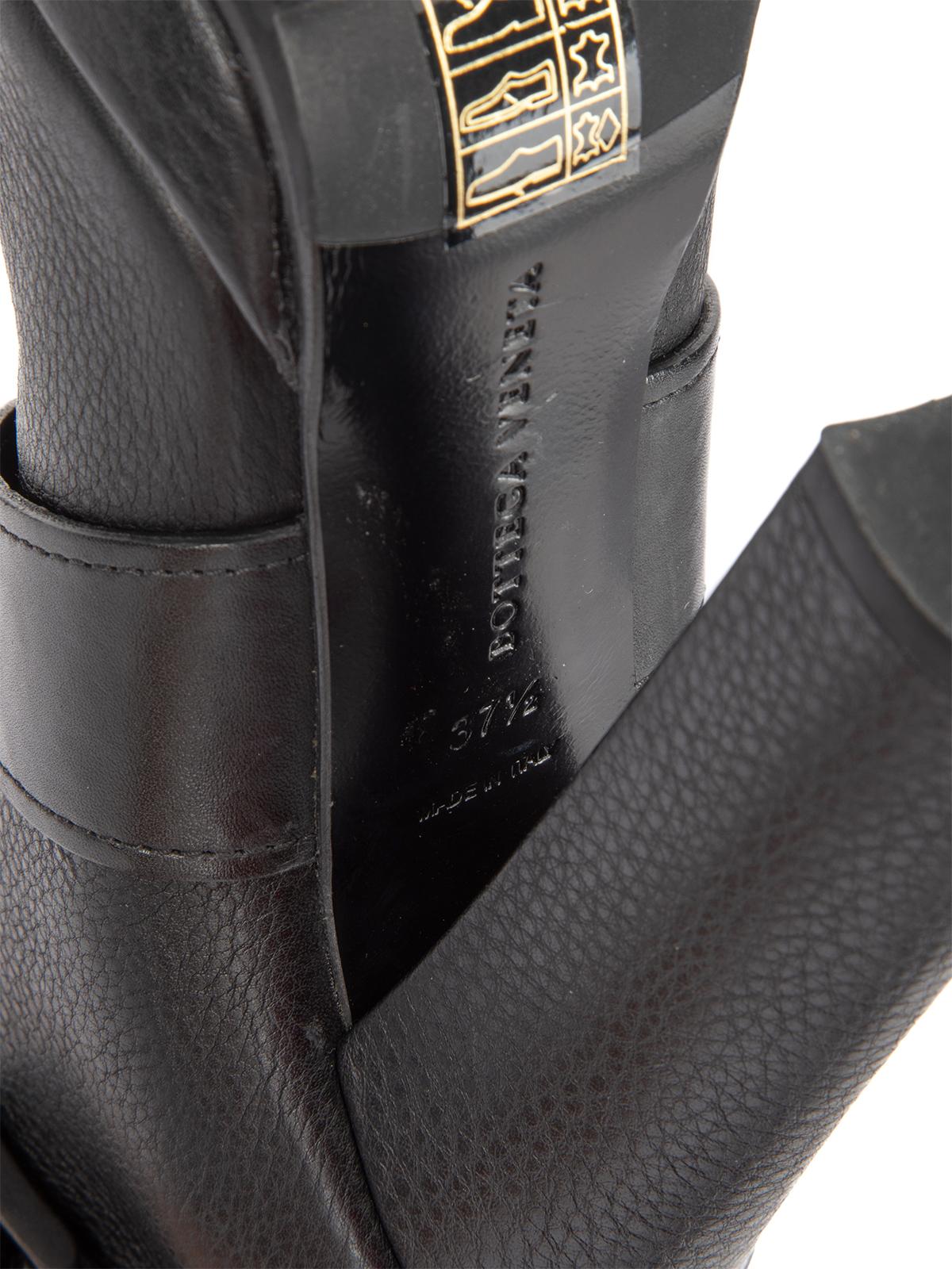 Pre-Loved Bottega Veneta Women's Knee High Boots with Buckle Detail For Sale 4