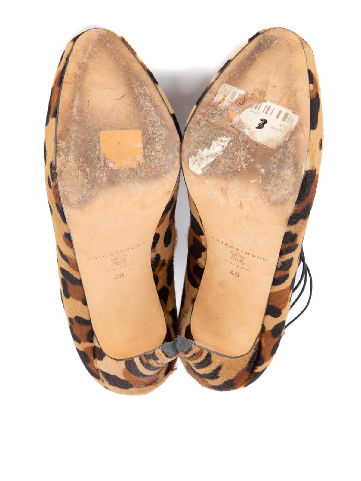 Pre-Loved Brian Atwood Damen''s Ponyhaar Leopard Riemchen Elastic Lola Plateau im Angebot 3
